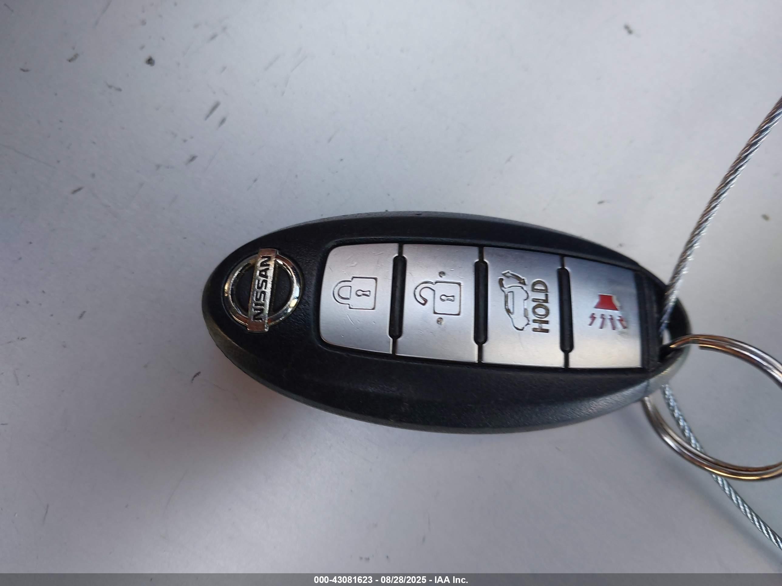 NISSAN ROGUE image 11