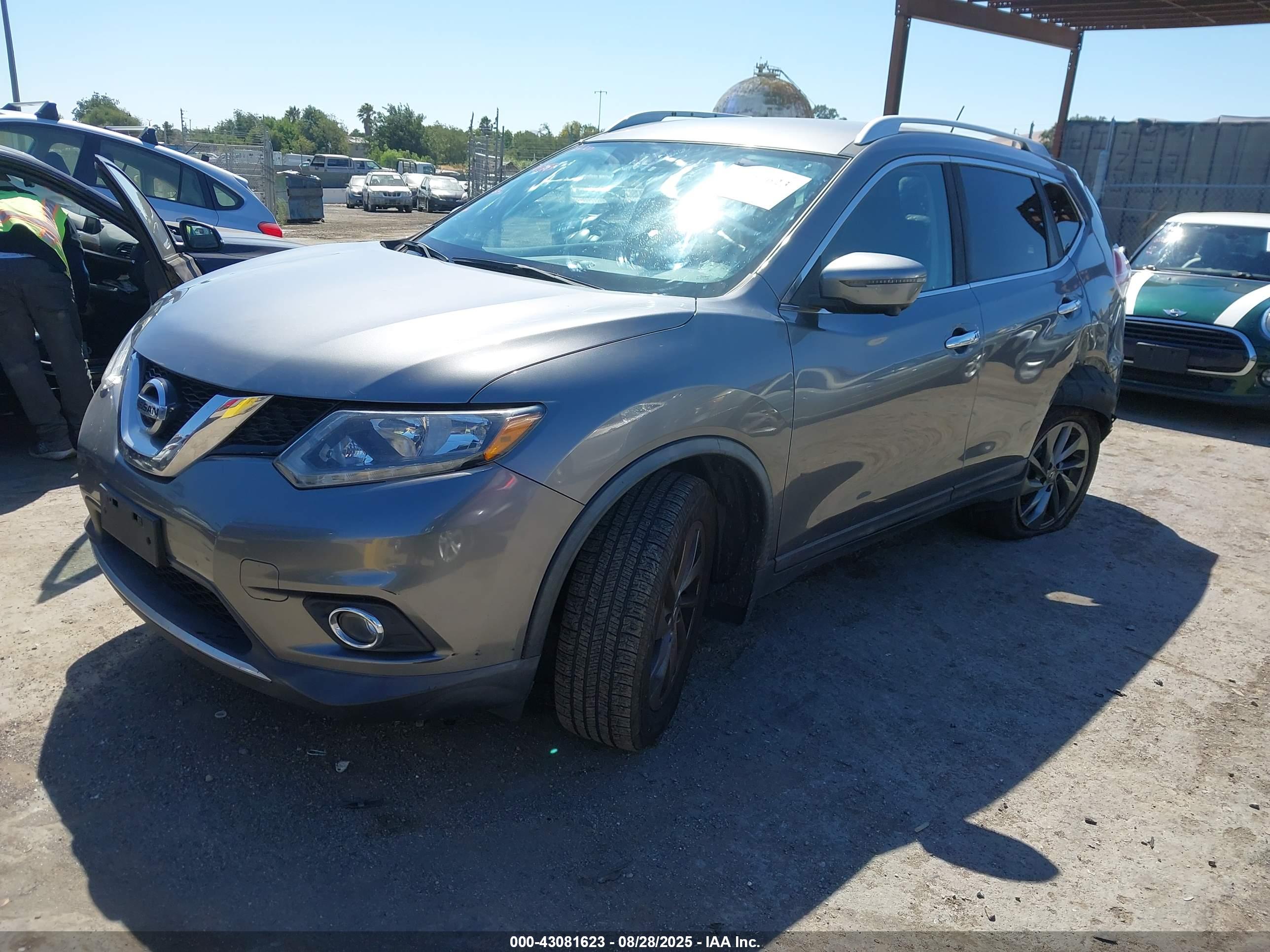 NISSAN ROGUE image 2