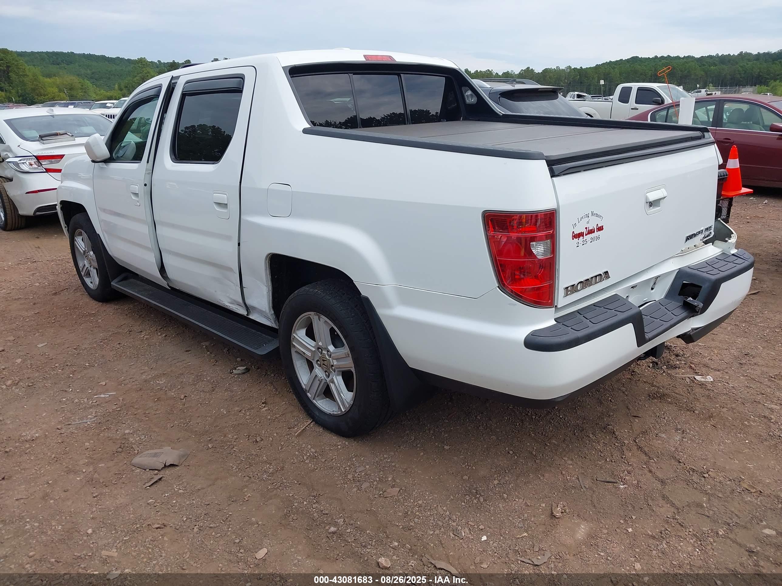 HONDA RIDGELINE image 3