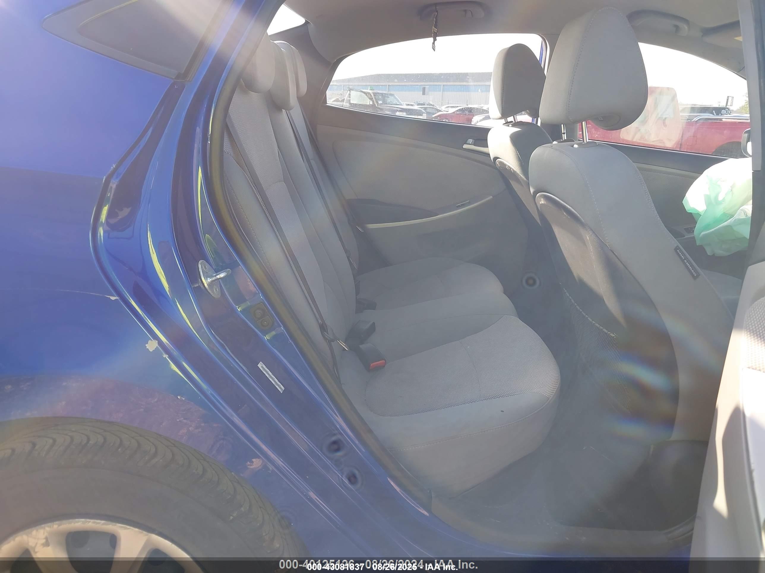 HYUNDAI ACCENT image 8