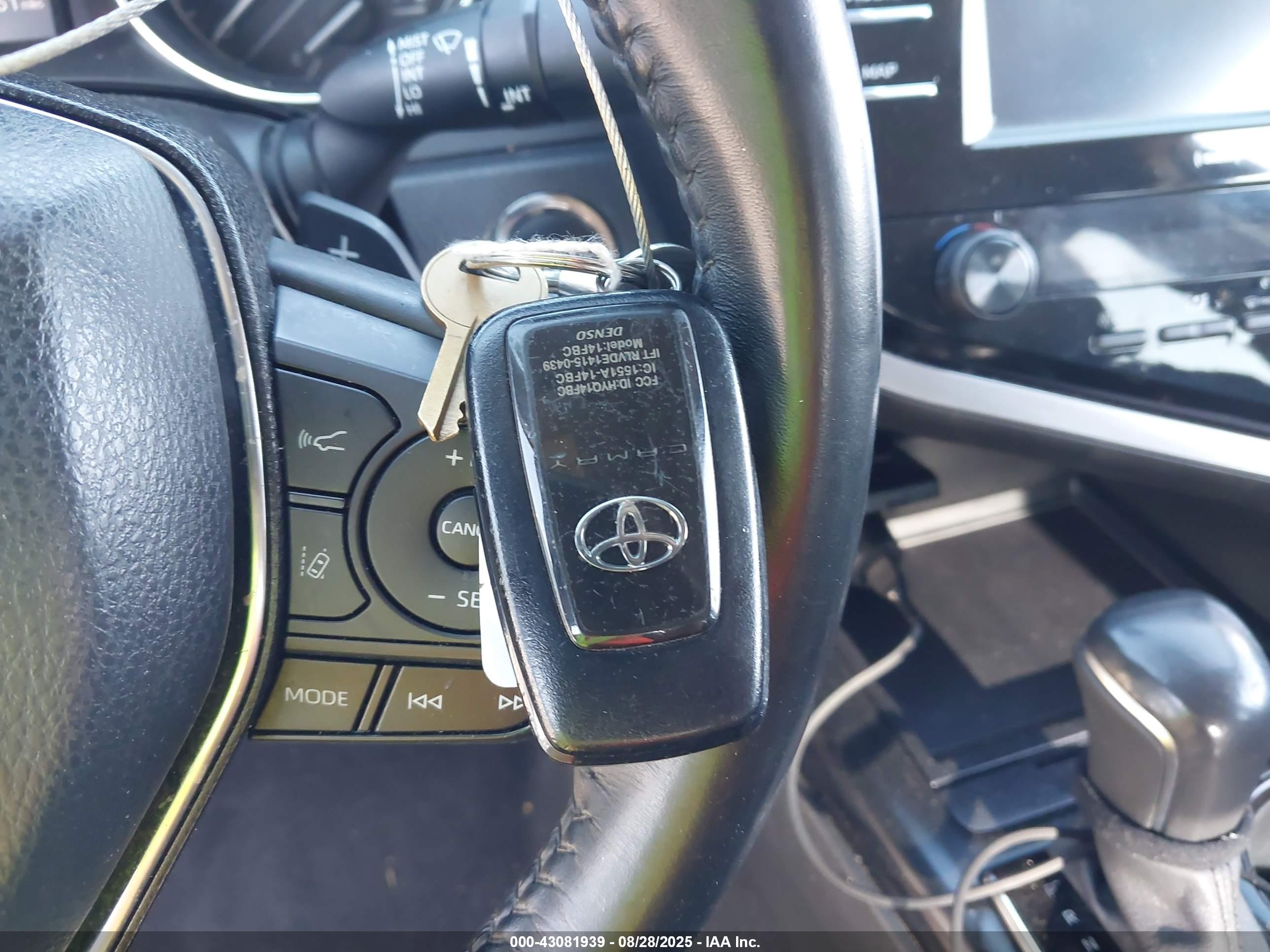 TOYOTA CAMRY image 11