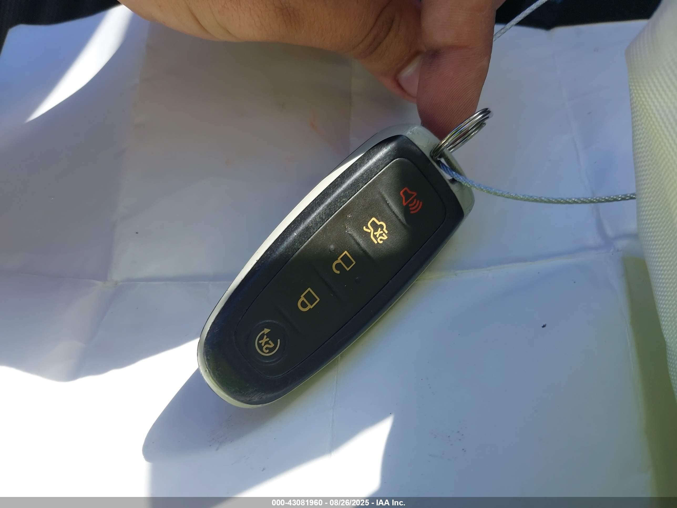 FORD TAURUS image 11