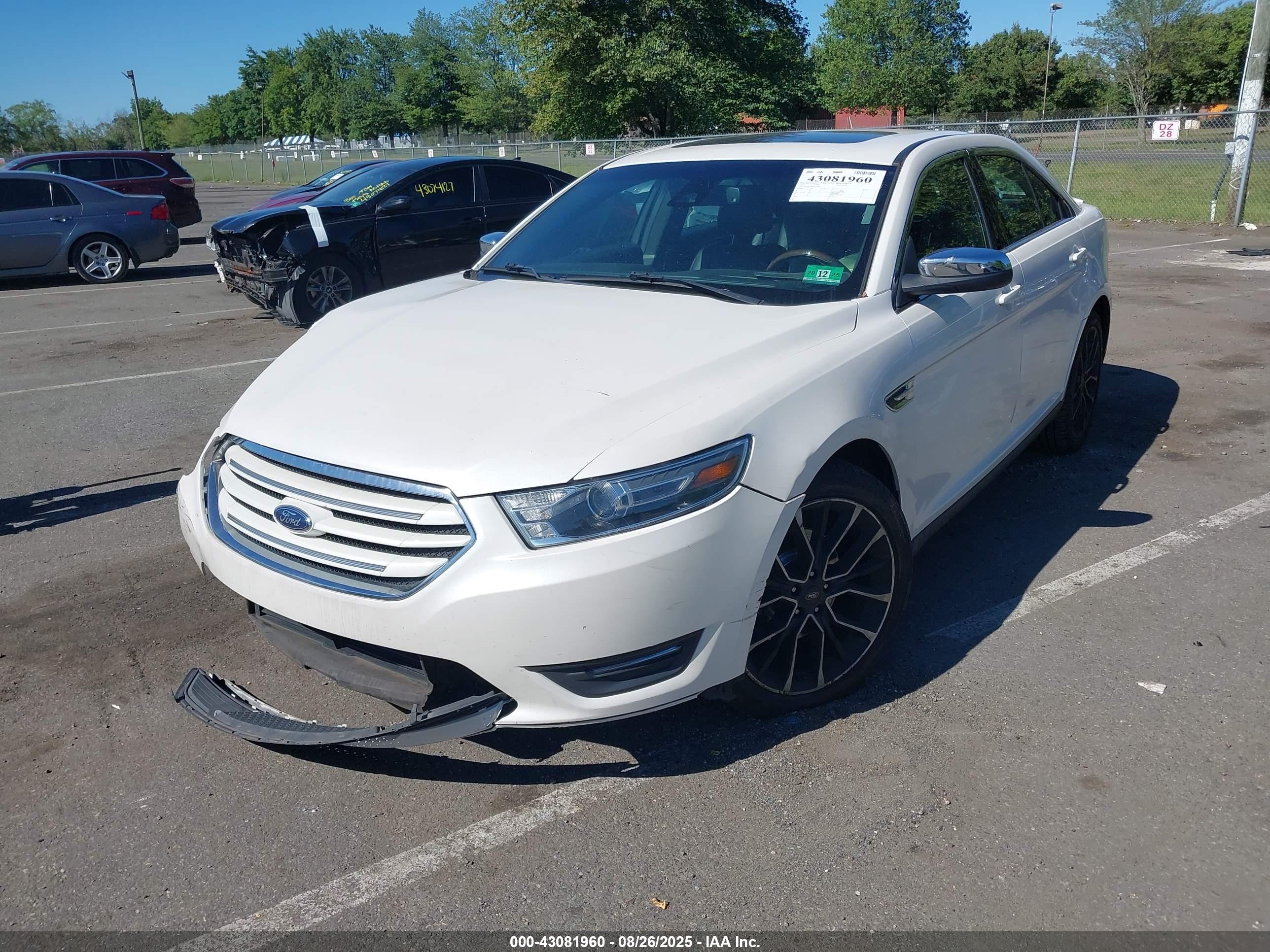 FORD TAURUS image 2