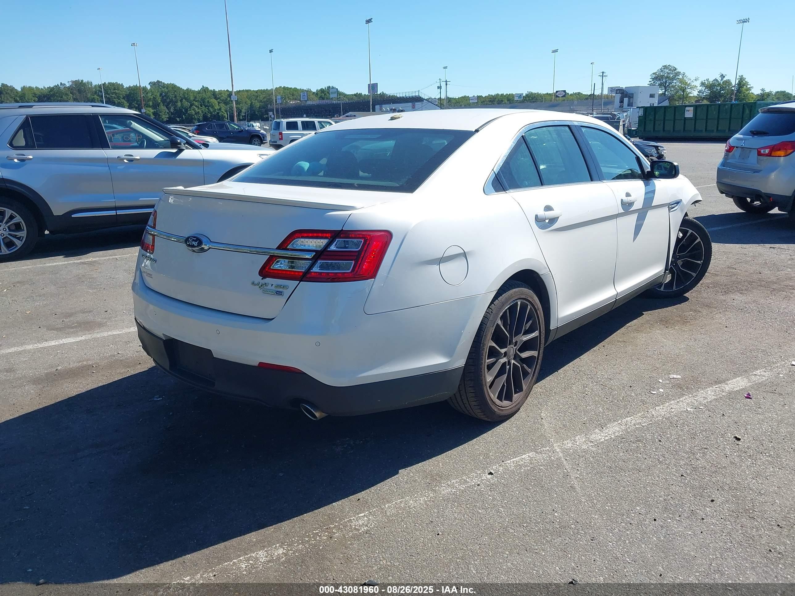 FORD TAURUS image 4