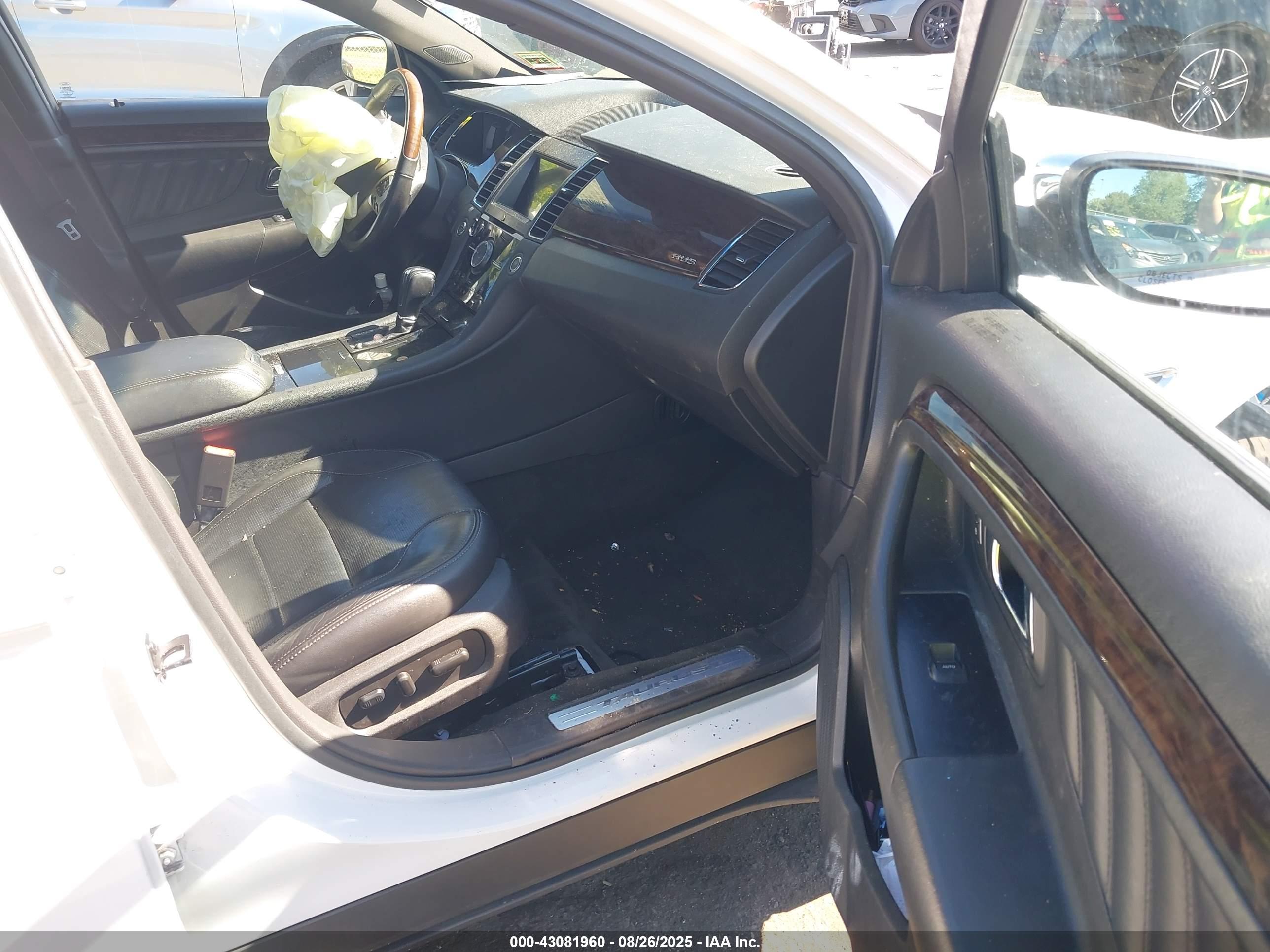FORD TAURUS image 5