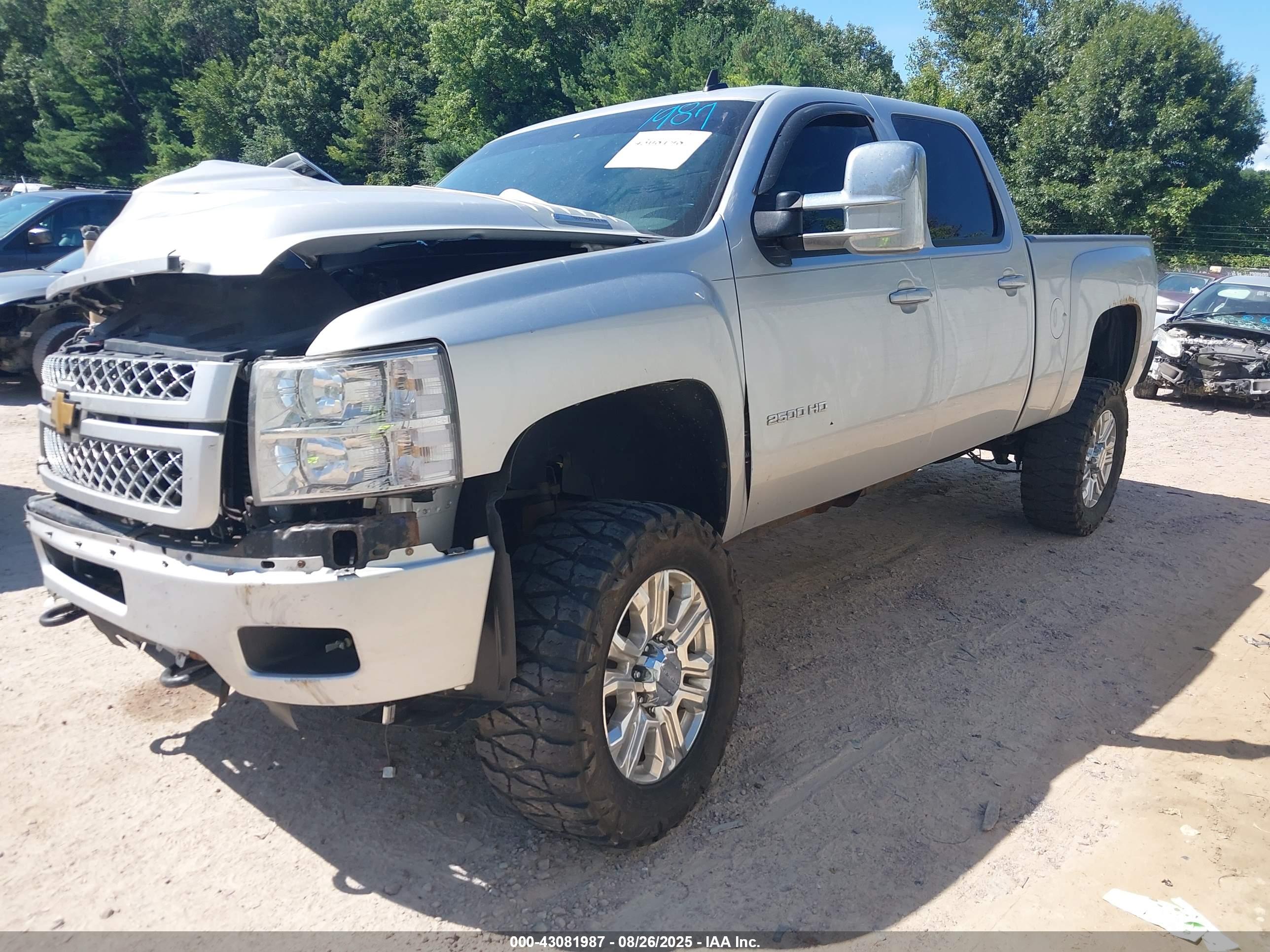 CHEVROLET SILVERADO image 2