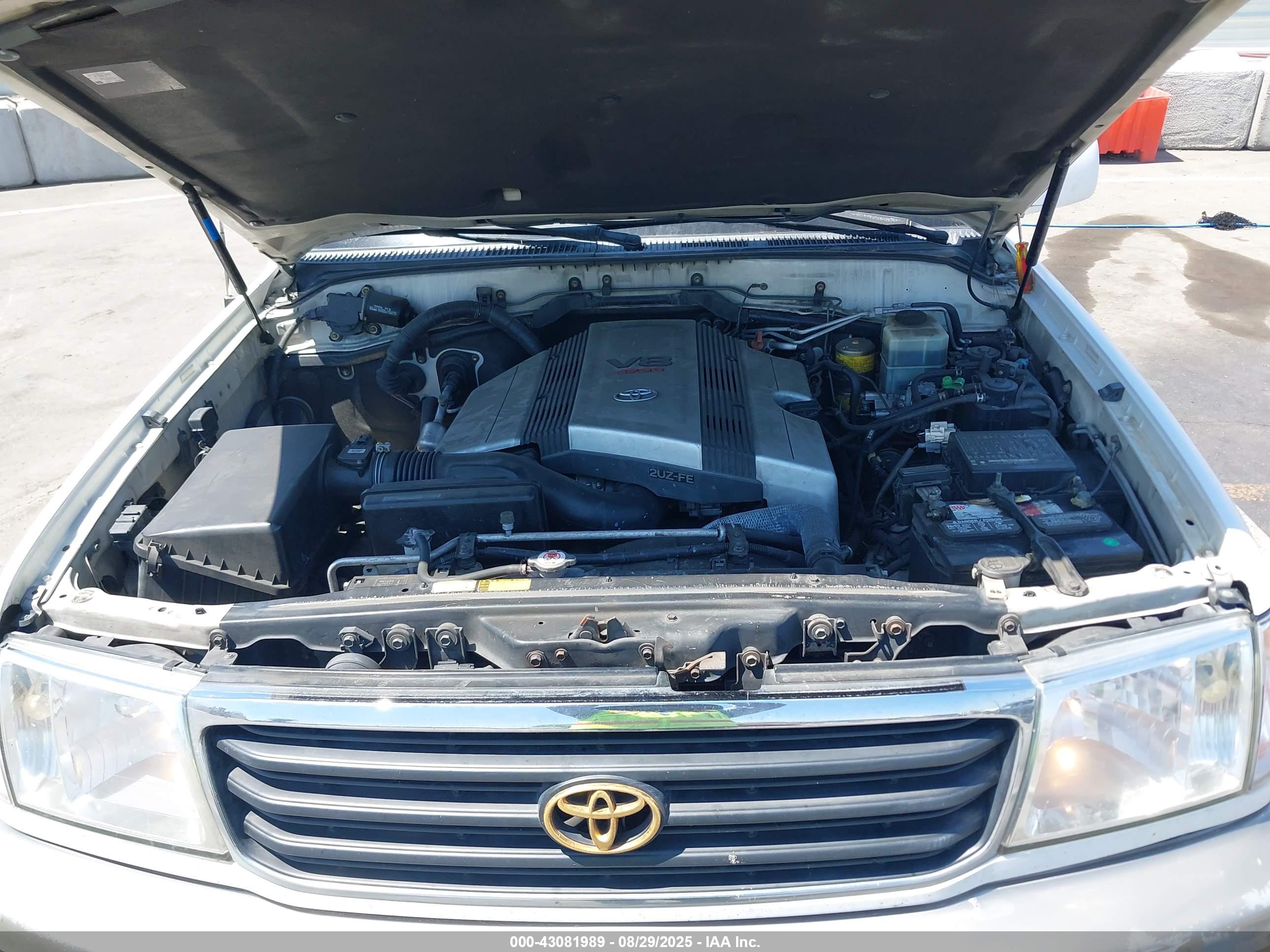 TOYOTA LAND image 10