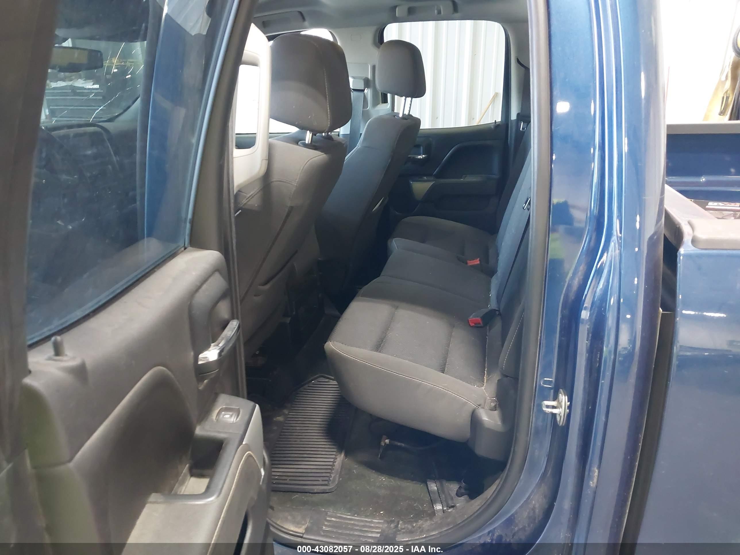 CHEVROLET SILVERADO image 8