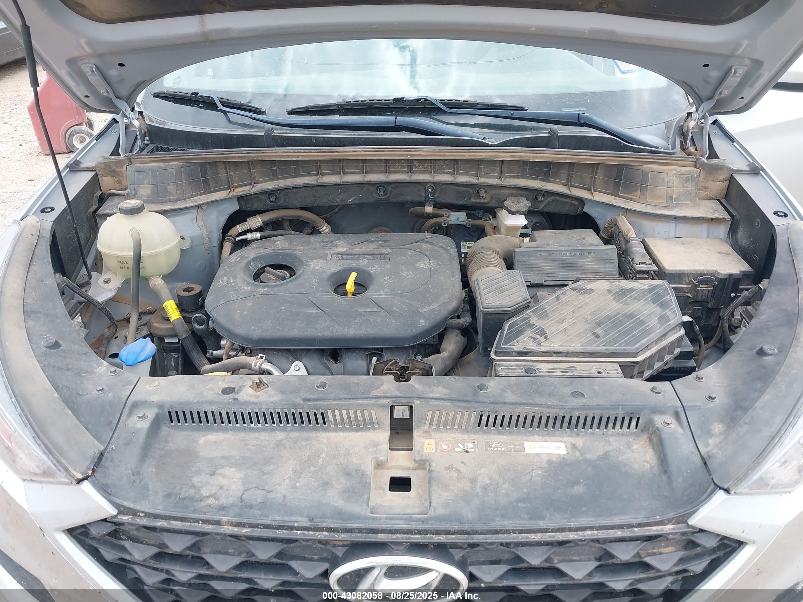 HYUNDAI TUCSON image 10