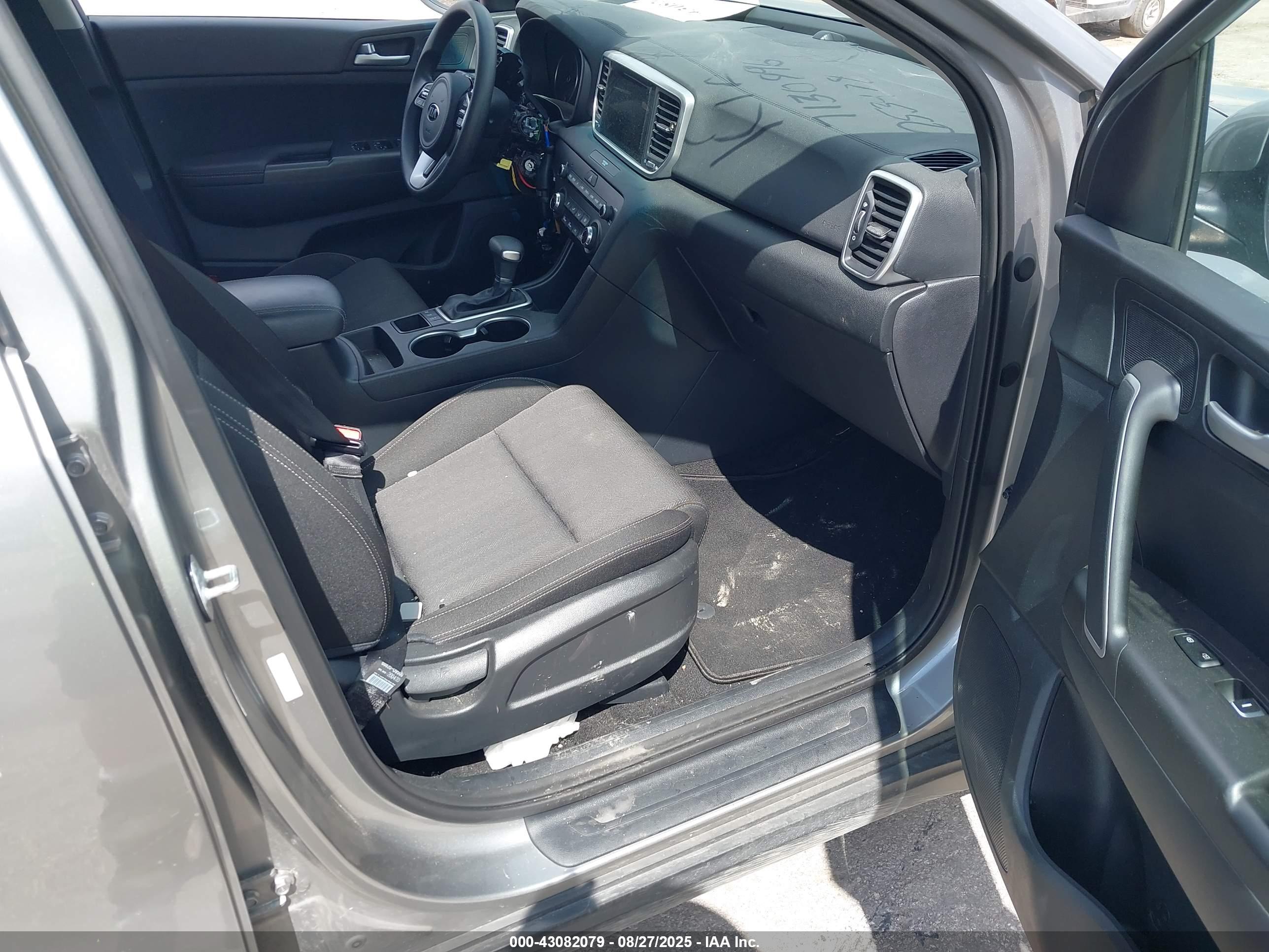 KIA SPORTAGE image 5