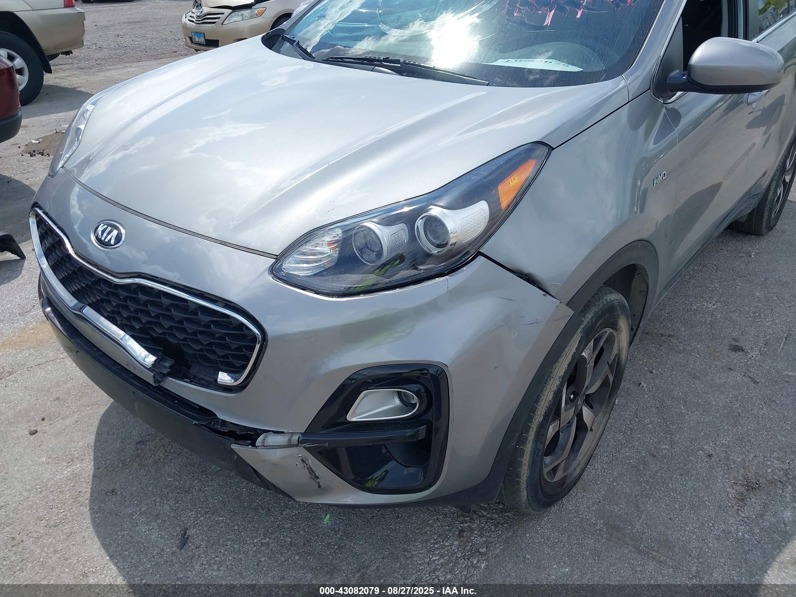 KIA SPORTAGE image 6