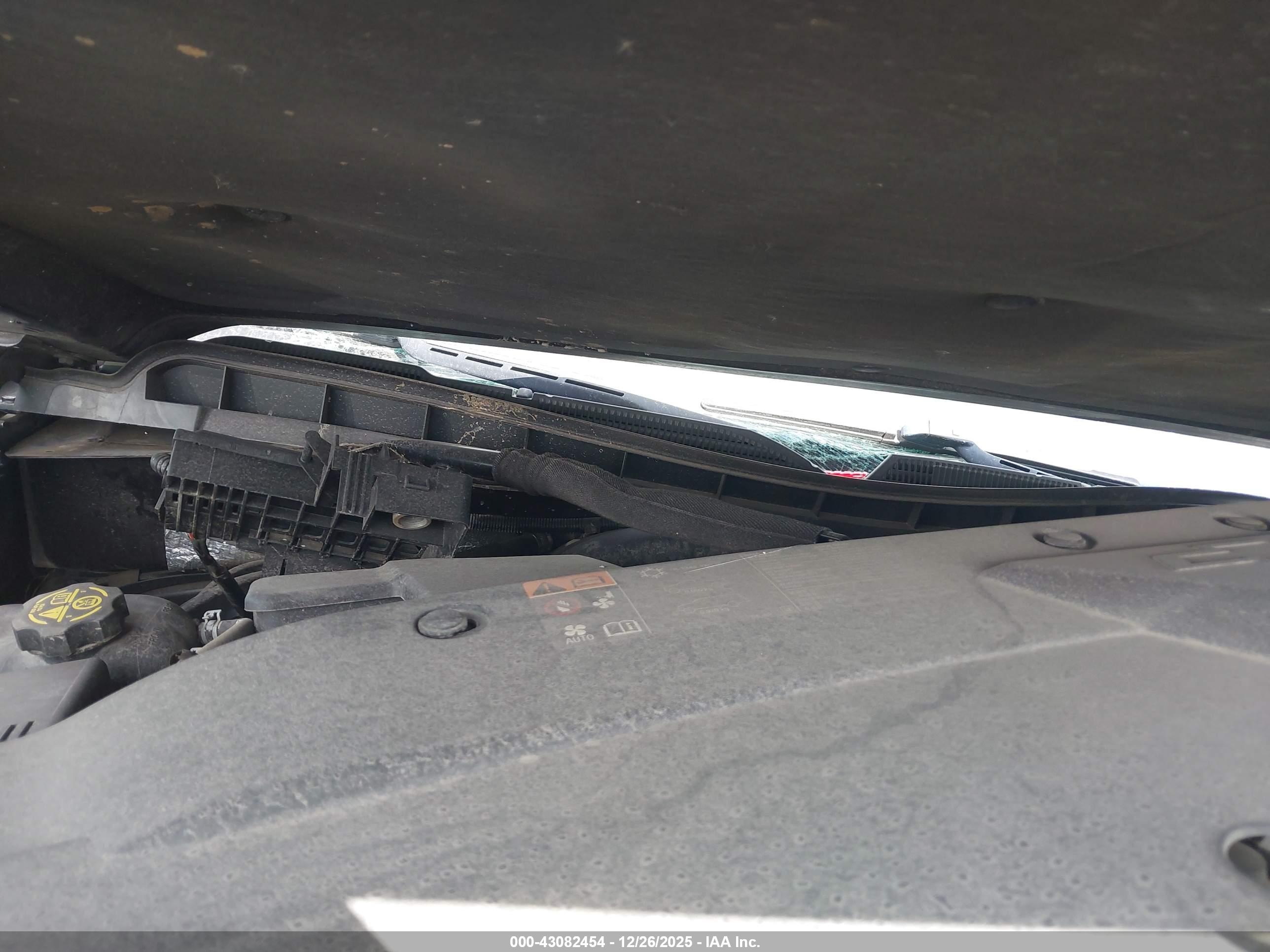CHEVROLET SILVERADO image 10