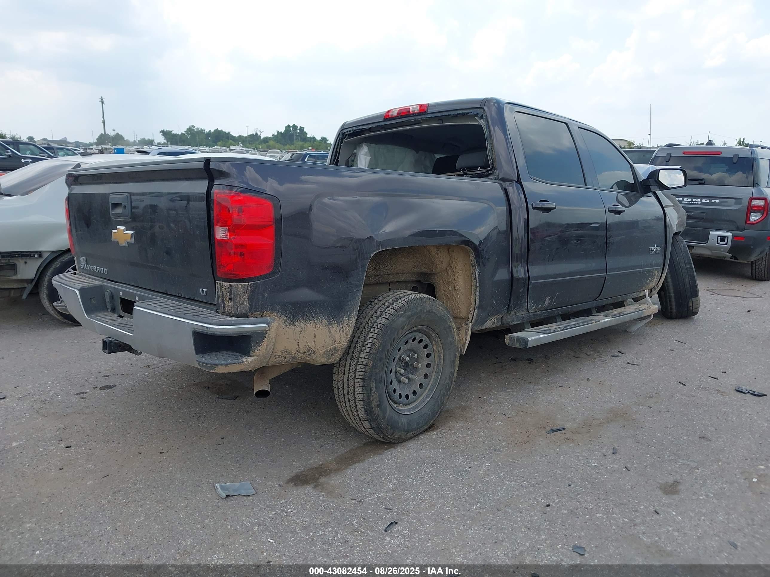 CHEVROLET SILVERADO image 4