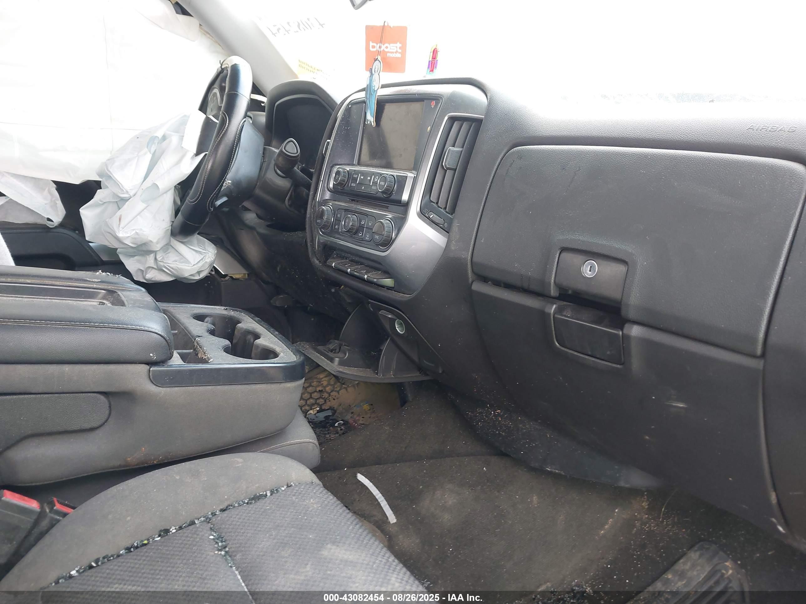 CHEVROLET SILVERADO image 5