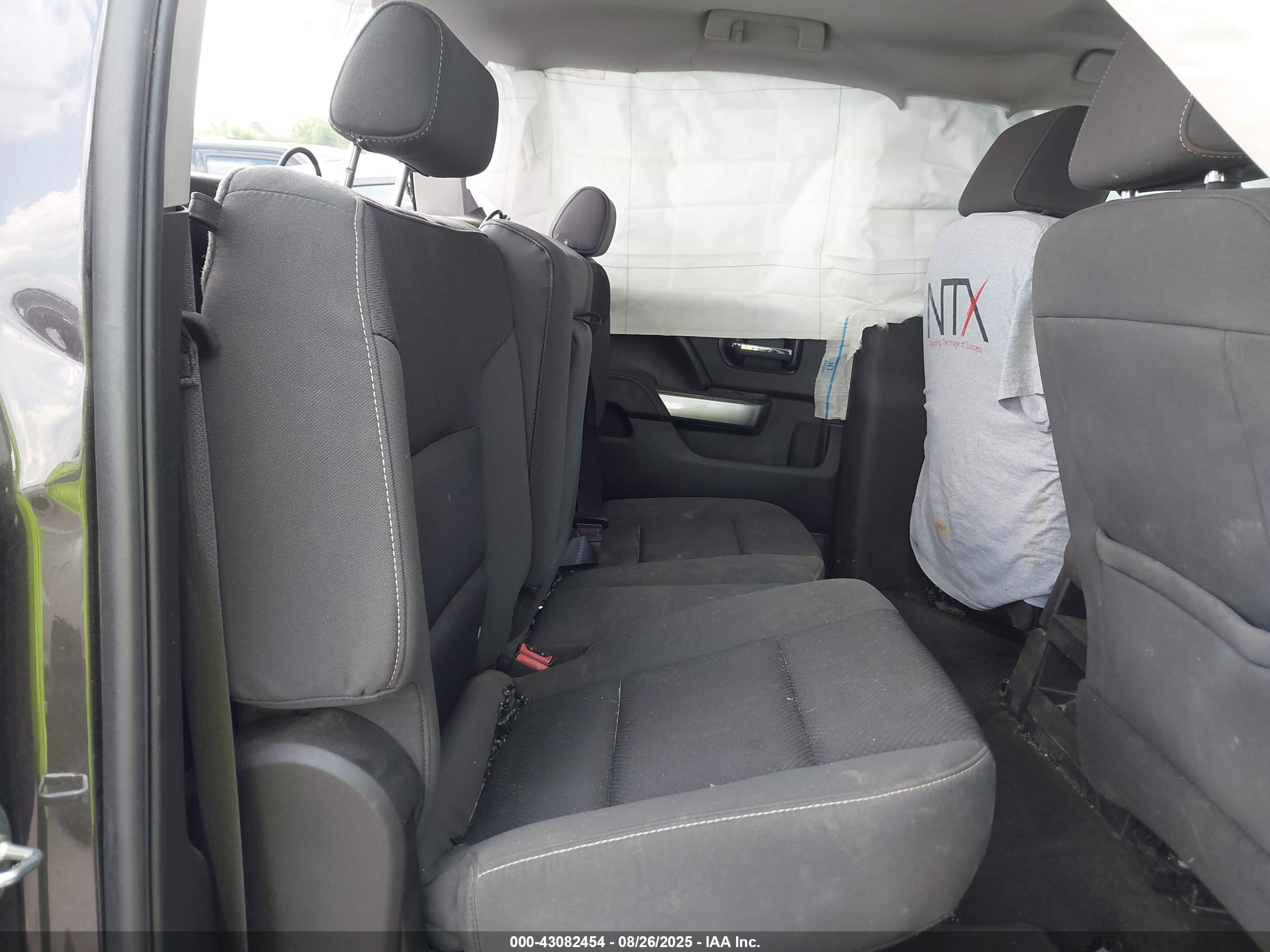 CHEVROLET SILVERADO image 8
