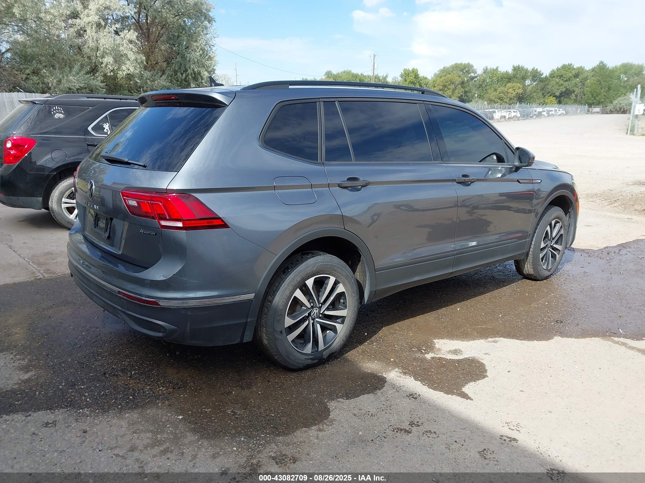 VOLKSWAGEN TIGUAN image 4