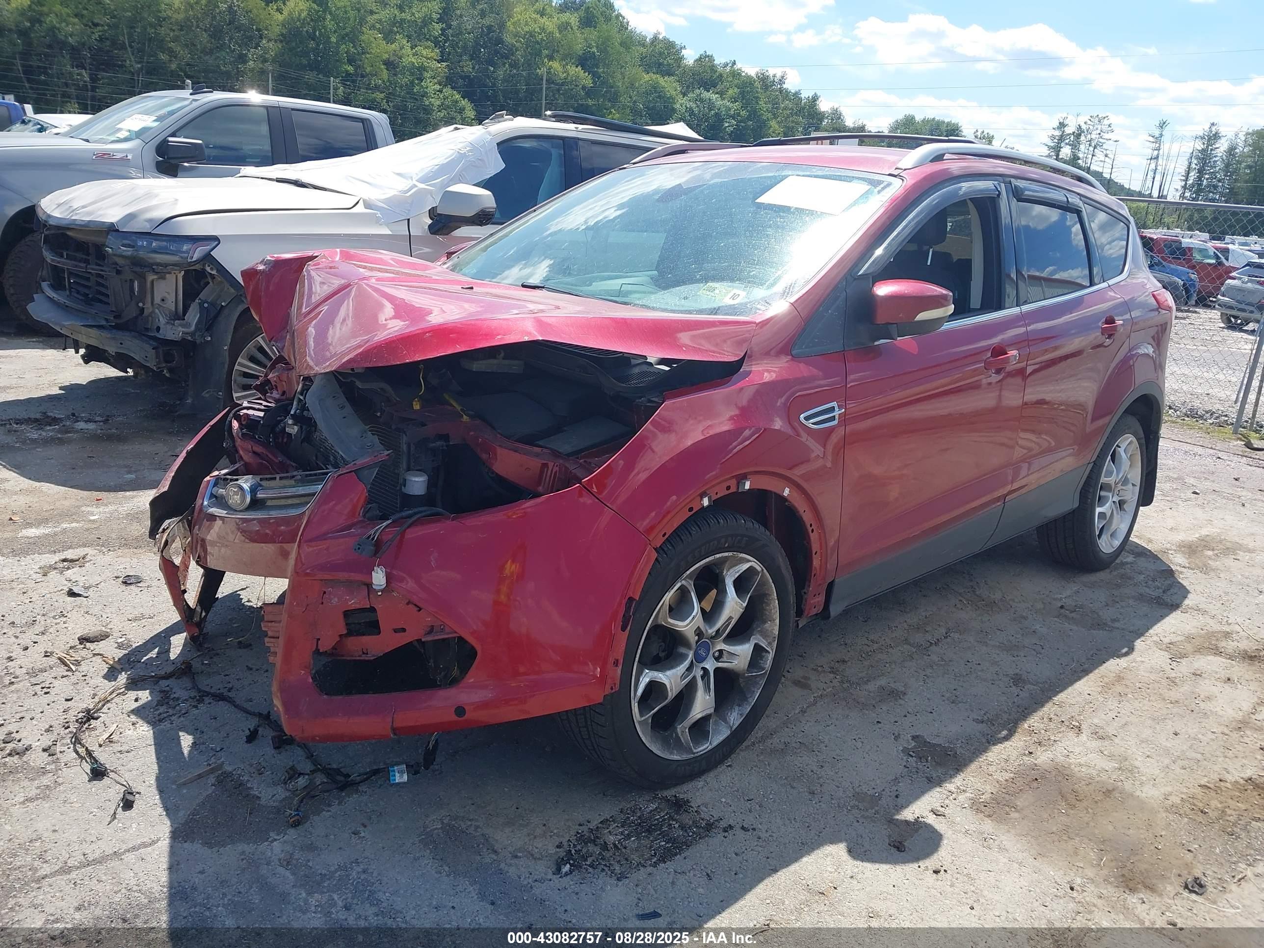 FORD ESCAPE image 2