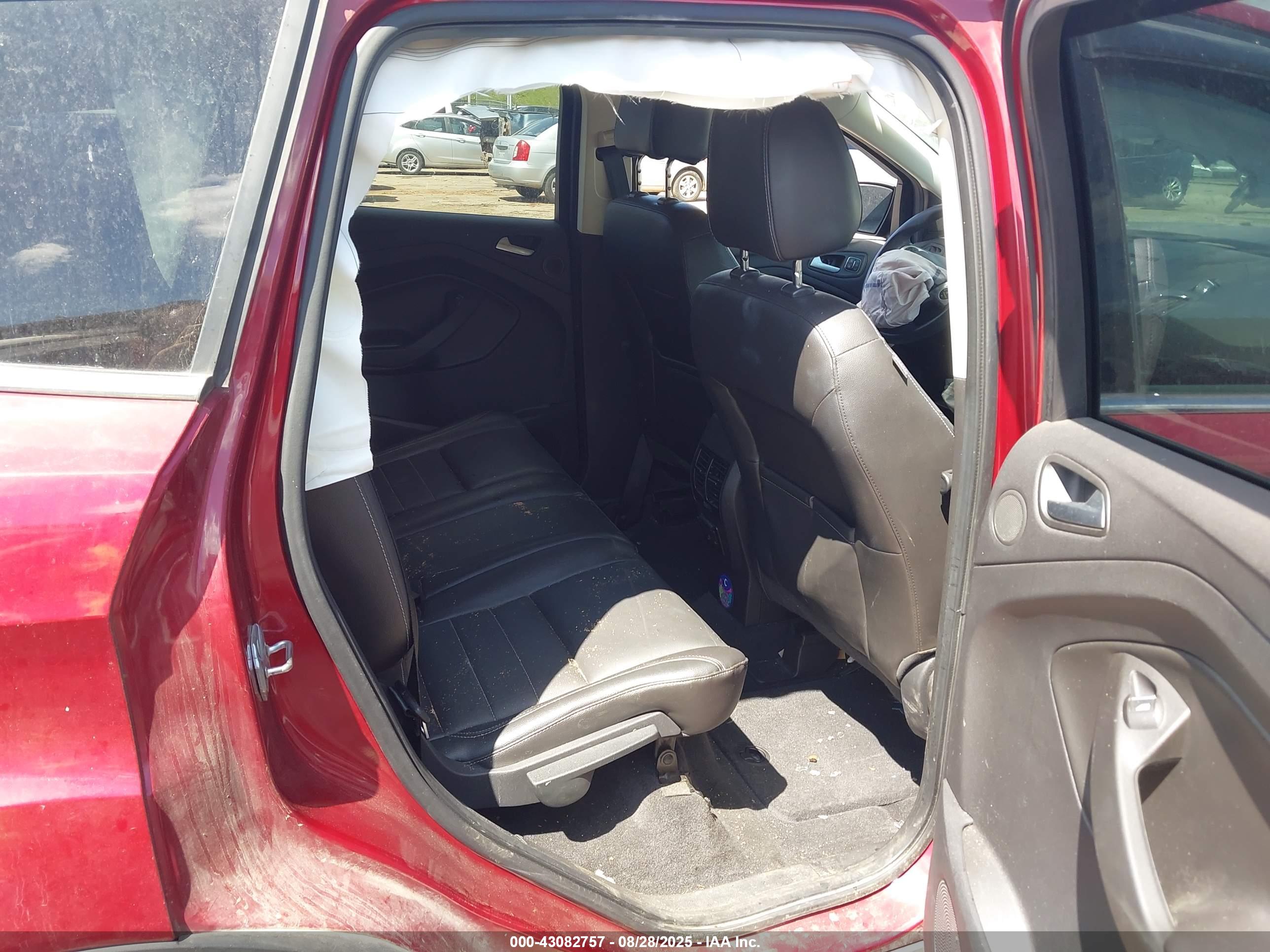 FORD ESCAPE image 8