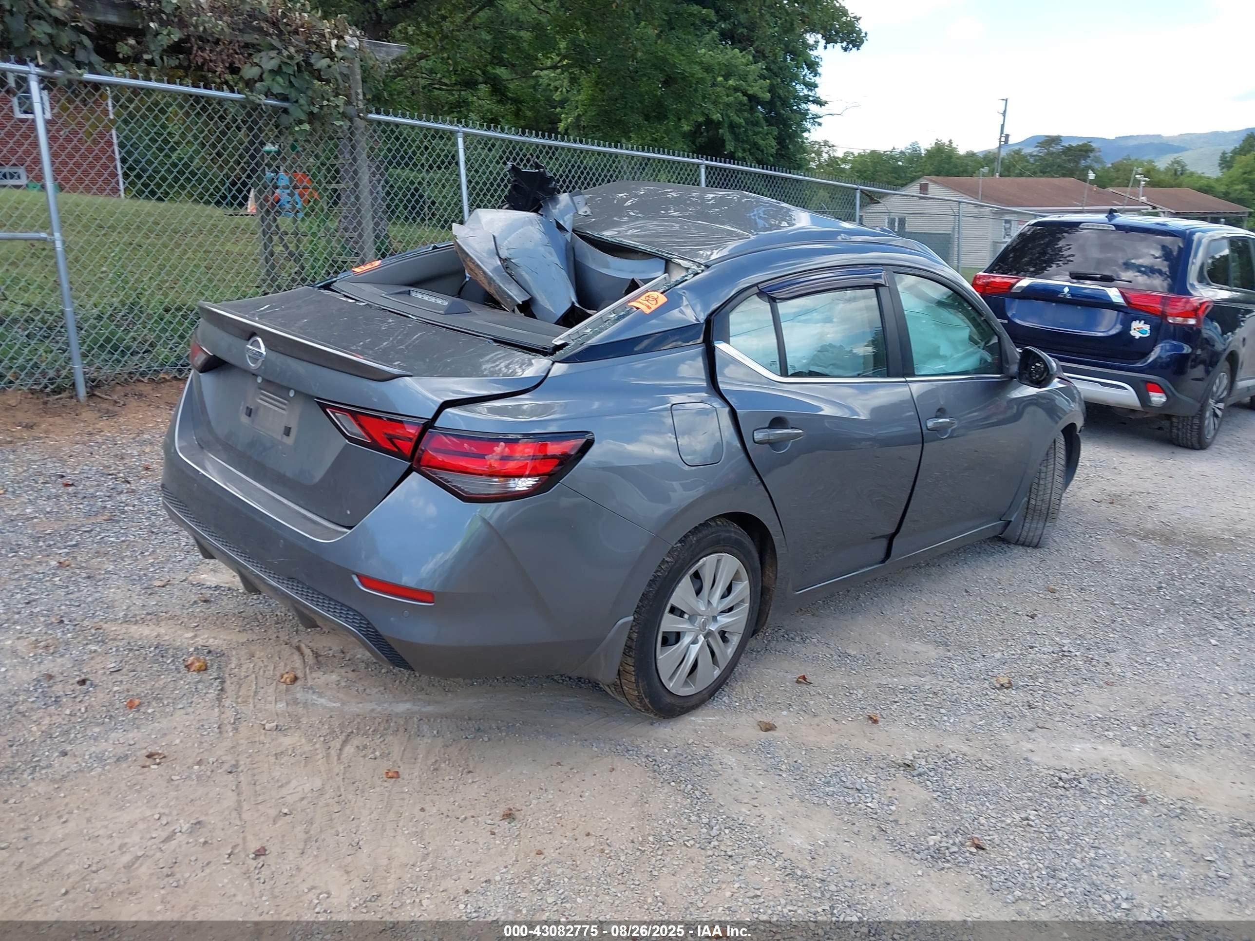 NISSAN SENTRA image 4