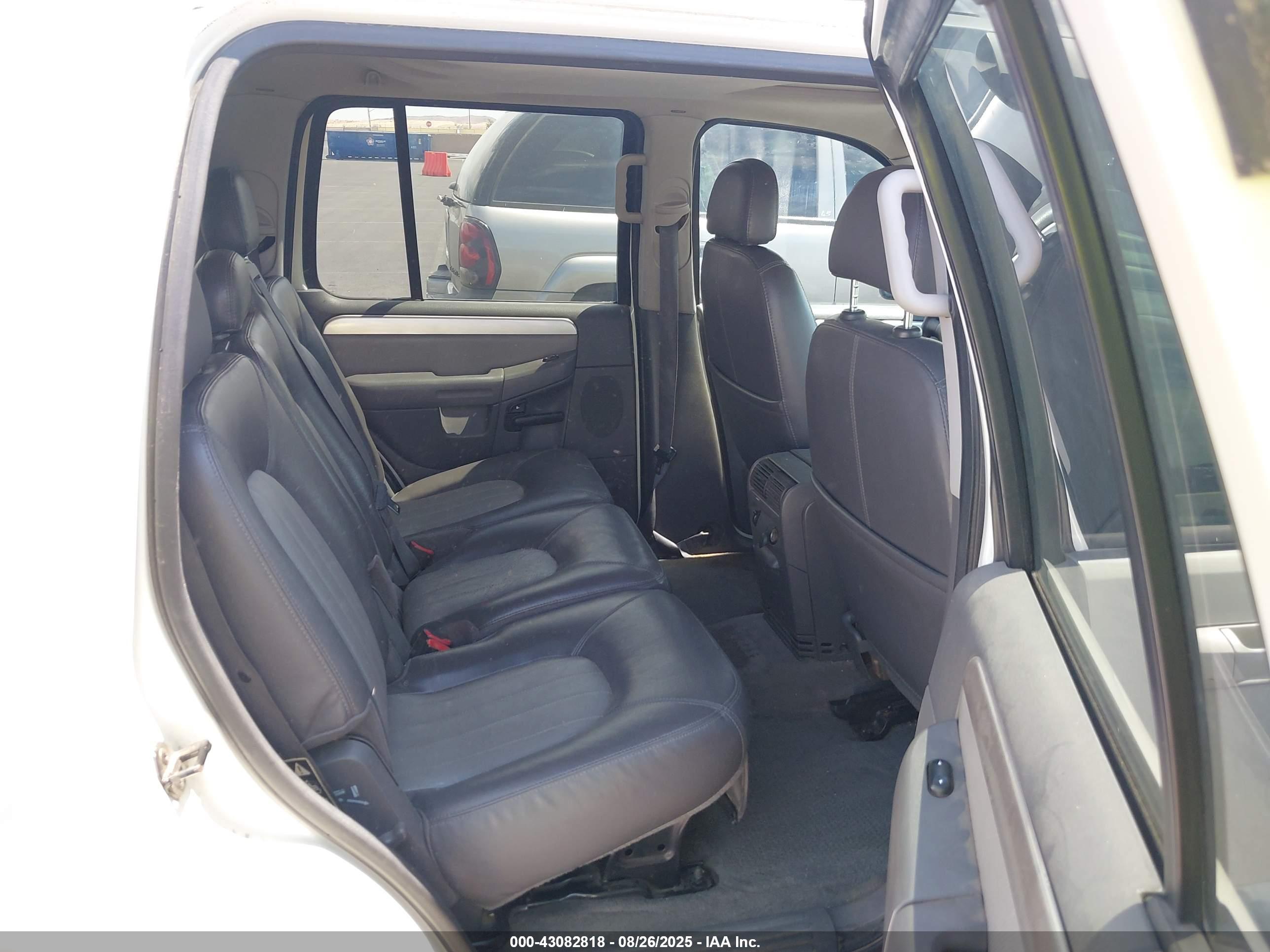 MERCURY MOUNTAINEER image 8