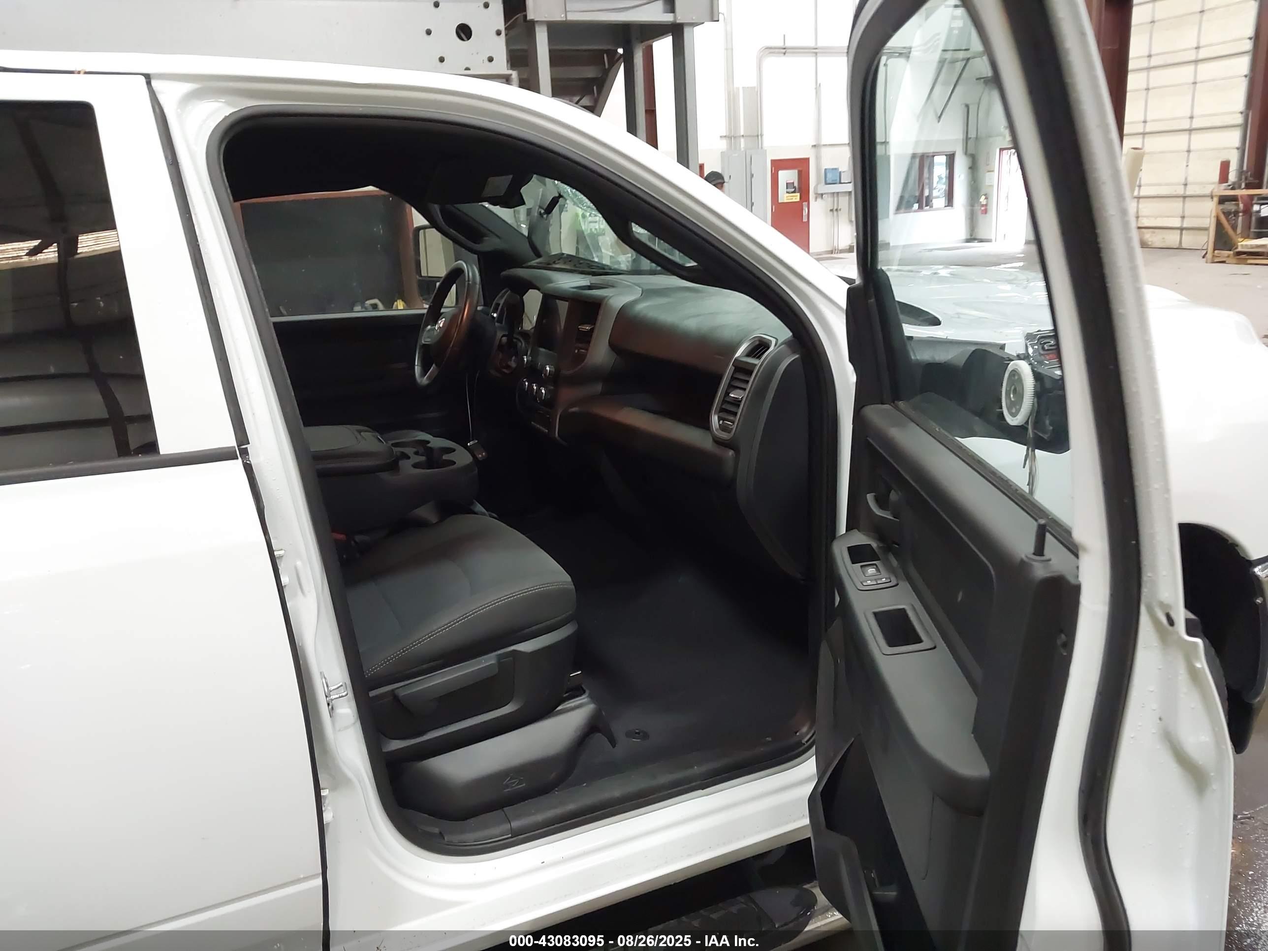RAM 2500 image 5