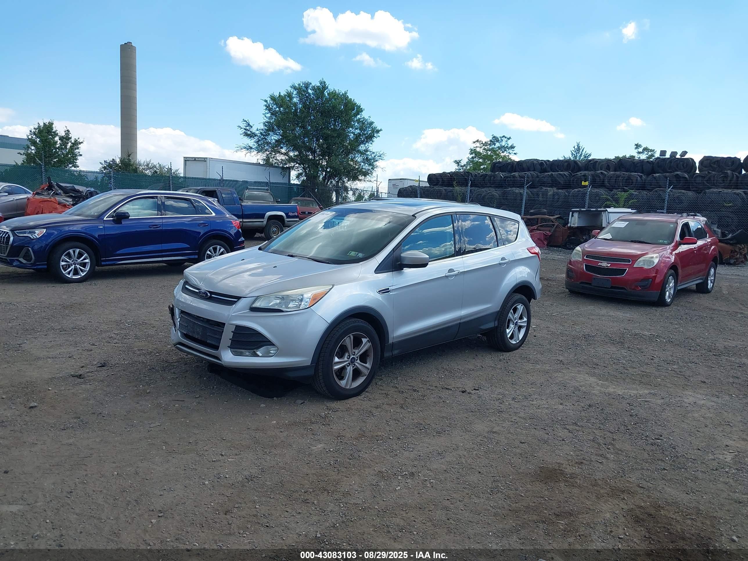 FORD ESCAPE image 2