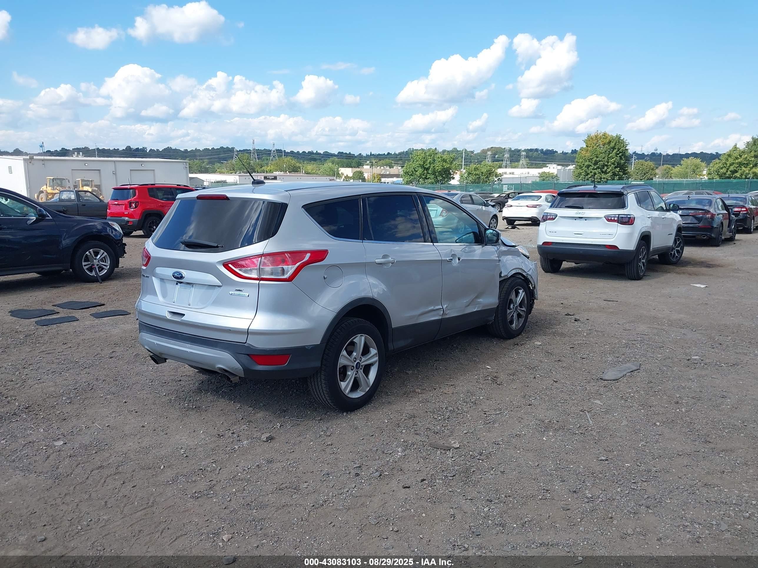 FORD ESCAPE image 4