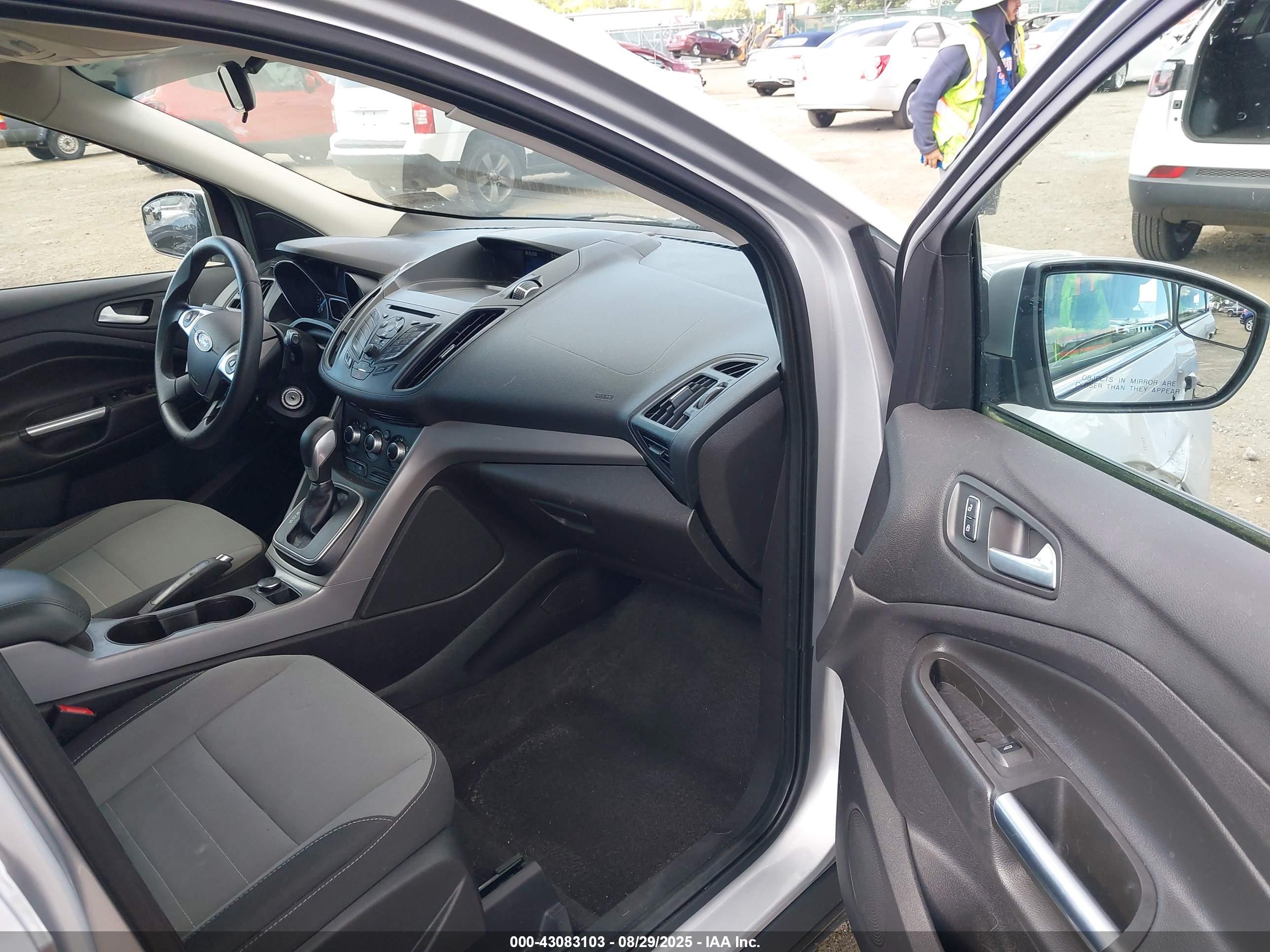 FORD ESCAPE image 5
