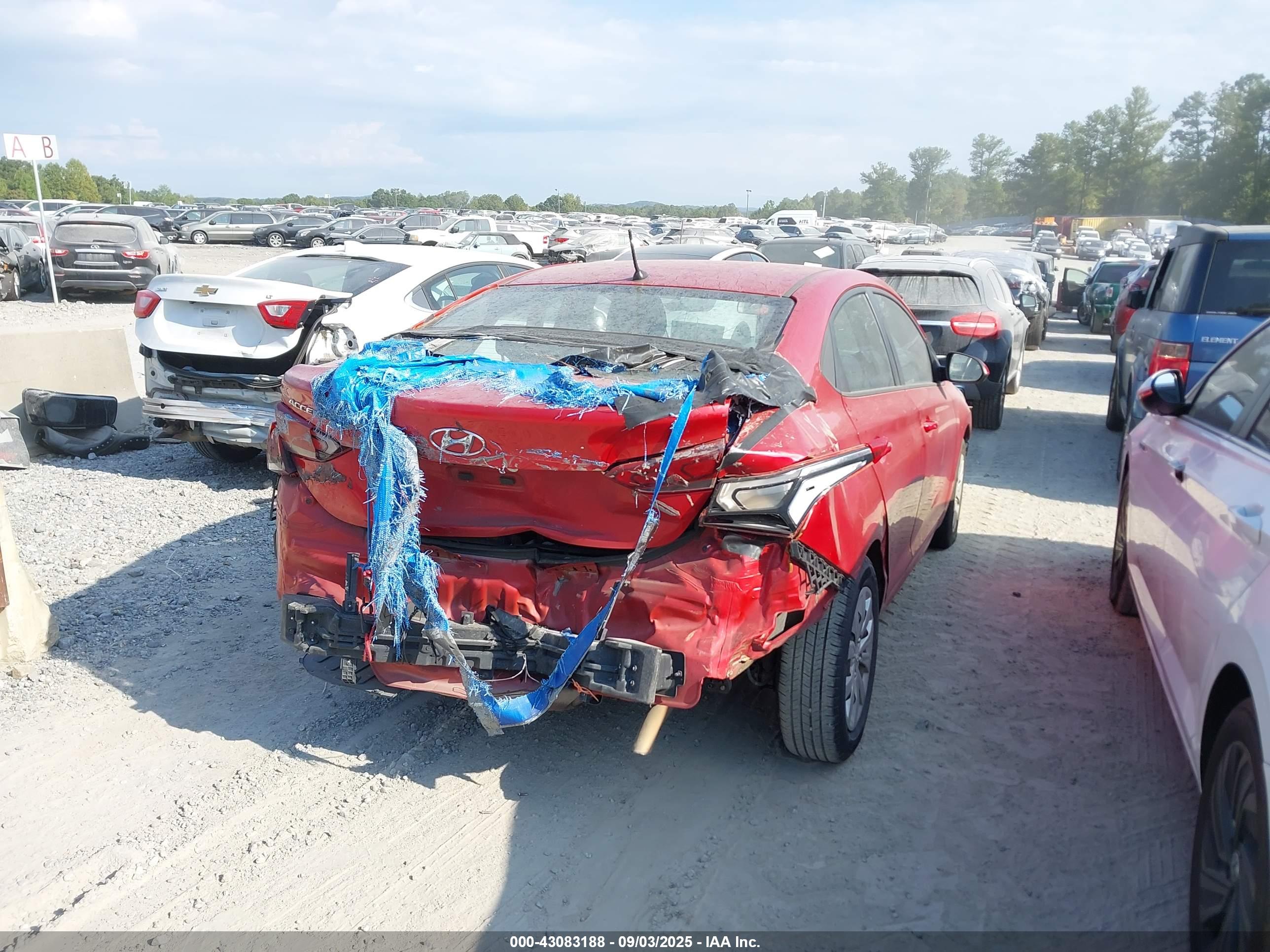 HYUNDAI ACCENT image 4
