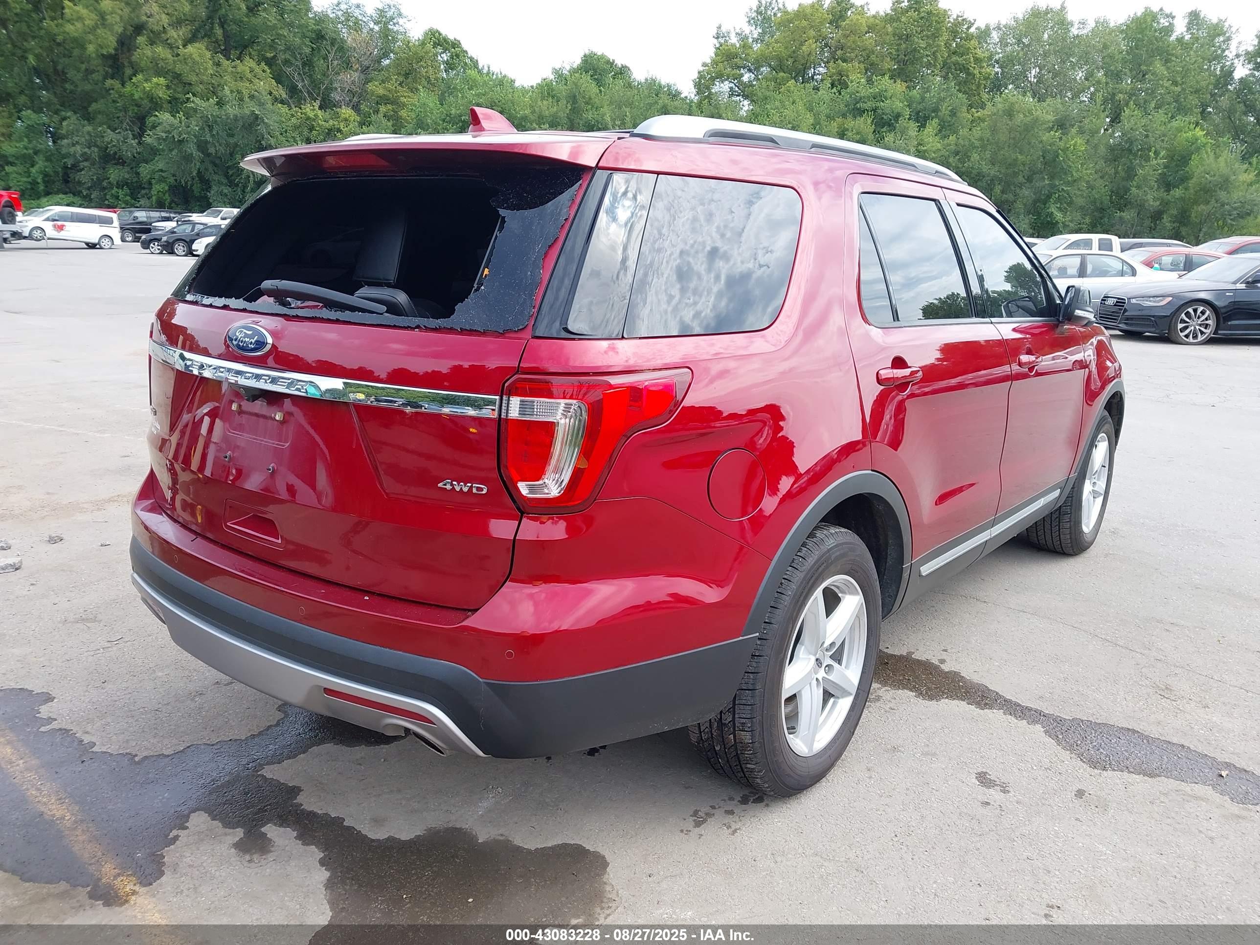 FORD EXPLORER image 4