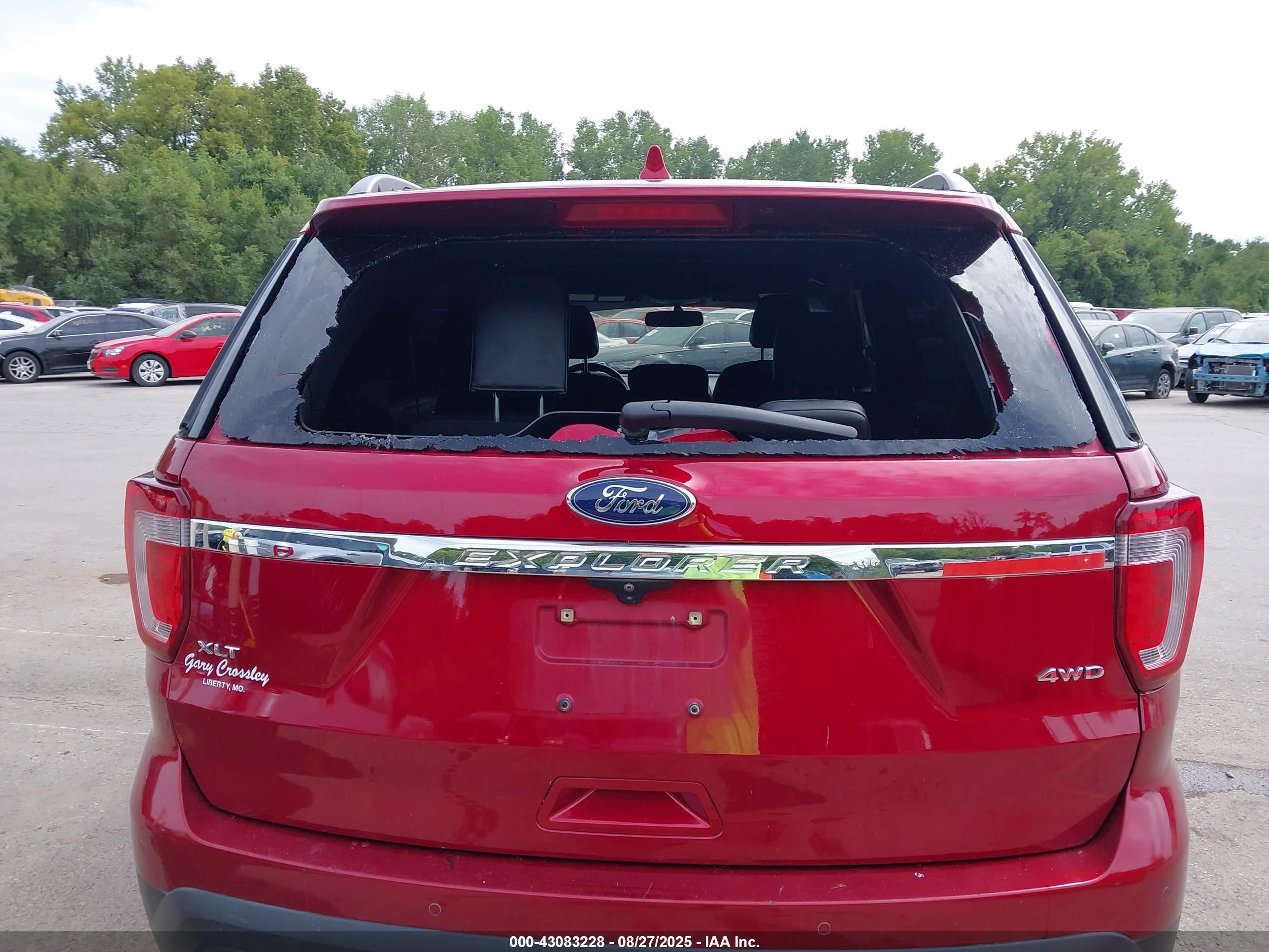 FORD EXPLORER image 6
