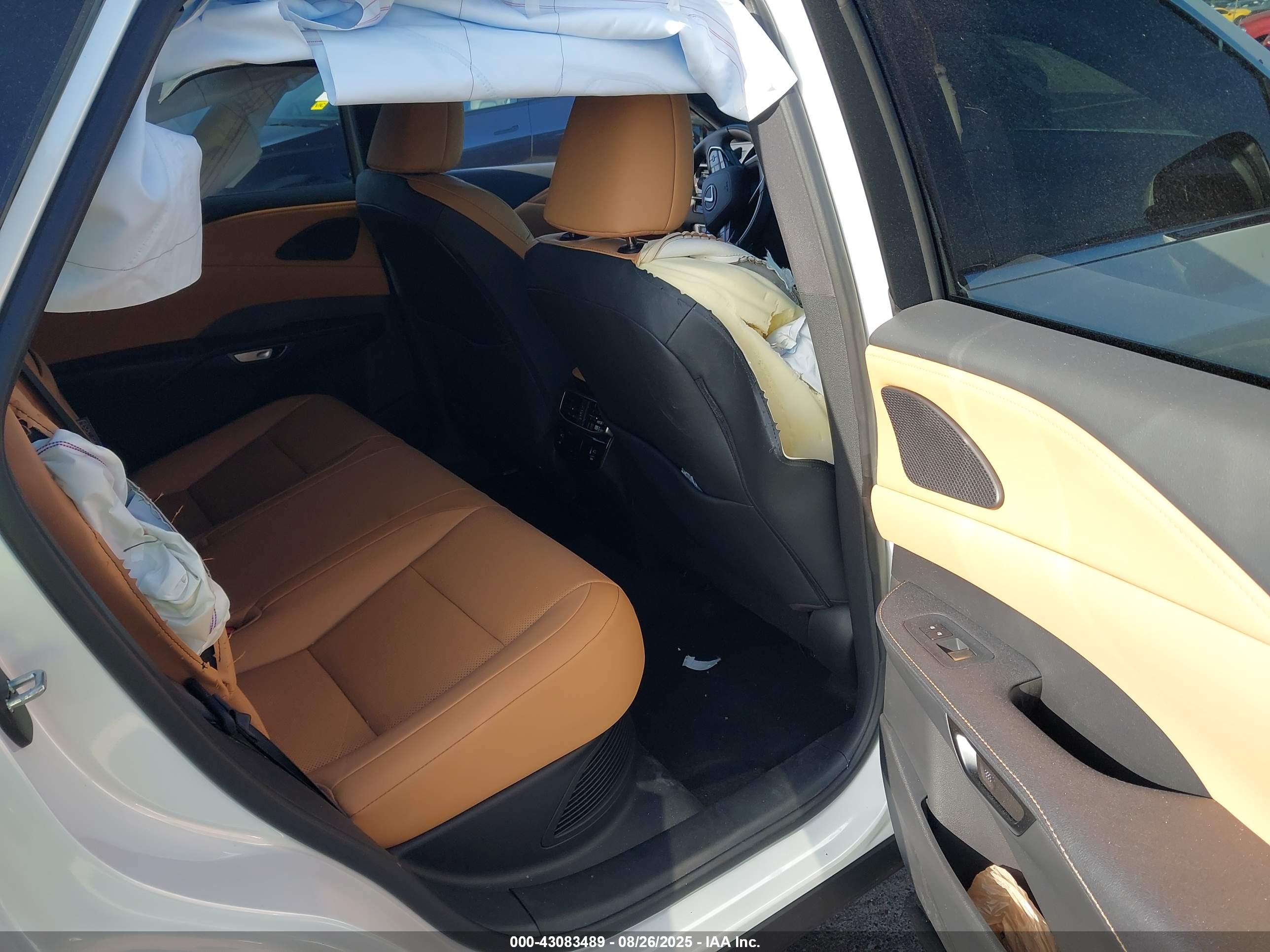 LEXUS RX image 8