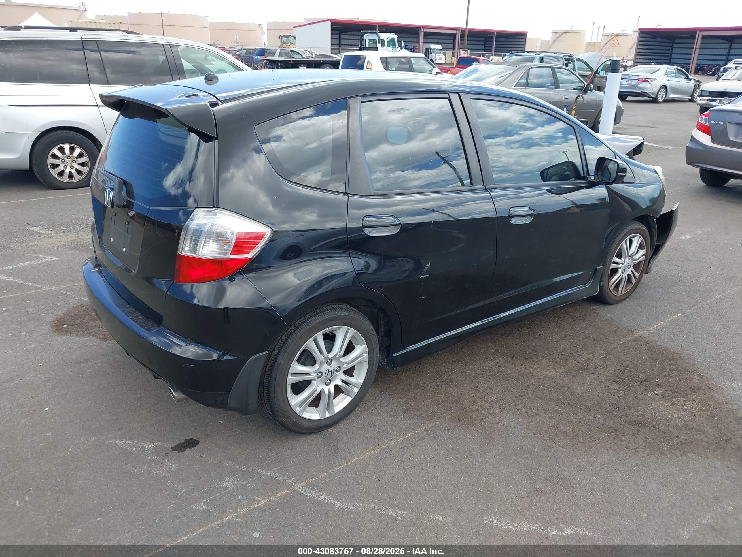 HONDA FIT image 4