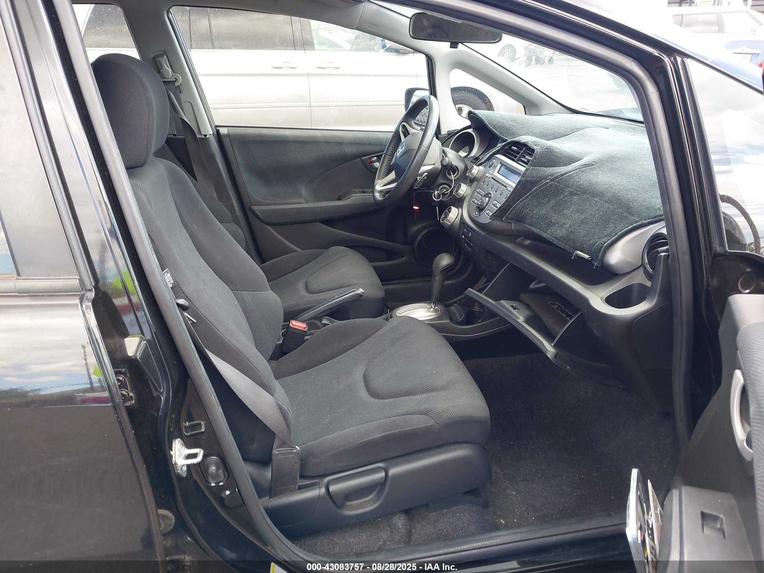 HONDA FIT image 5