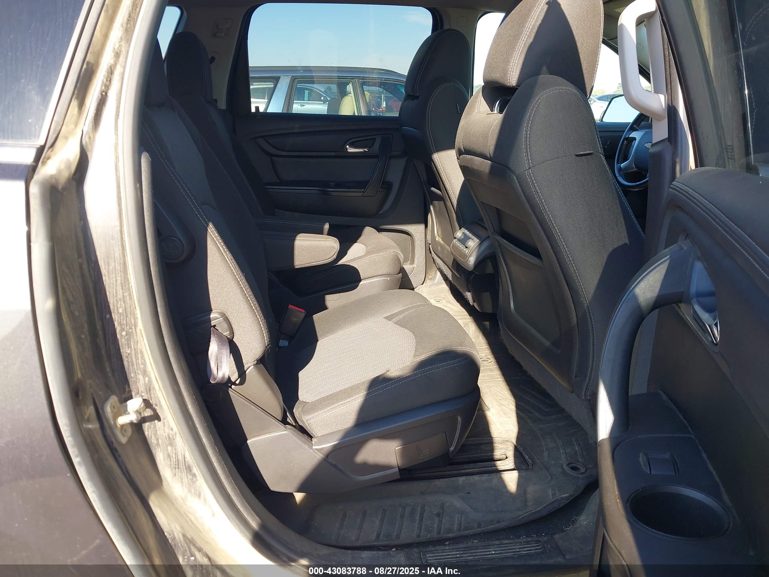 CHEVROLET TRAVERSE image 8