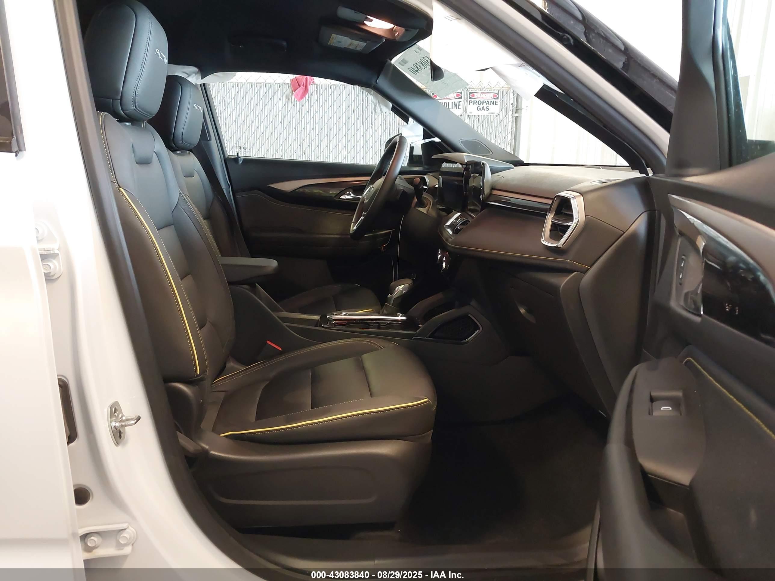 CHEVROLET TRAILBLAZER image 5