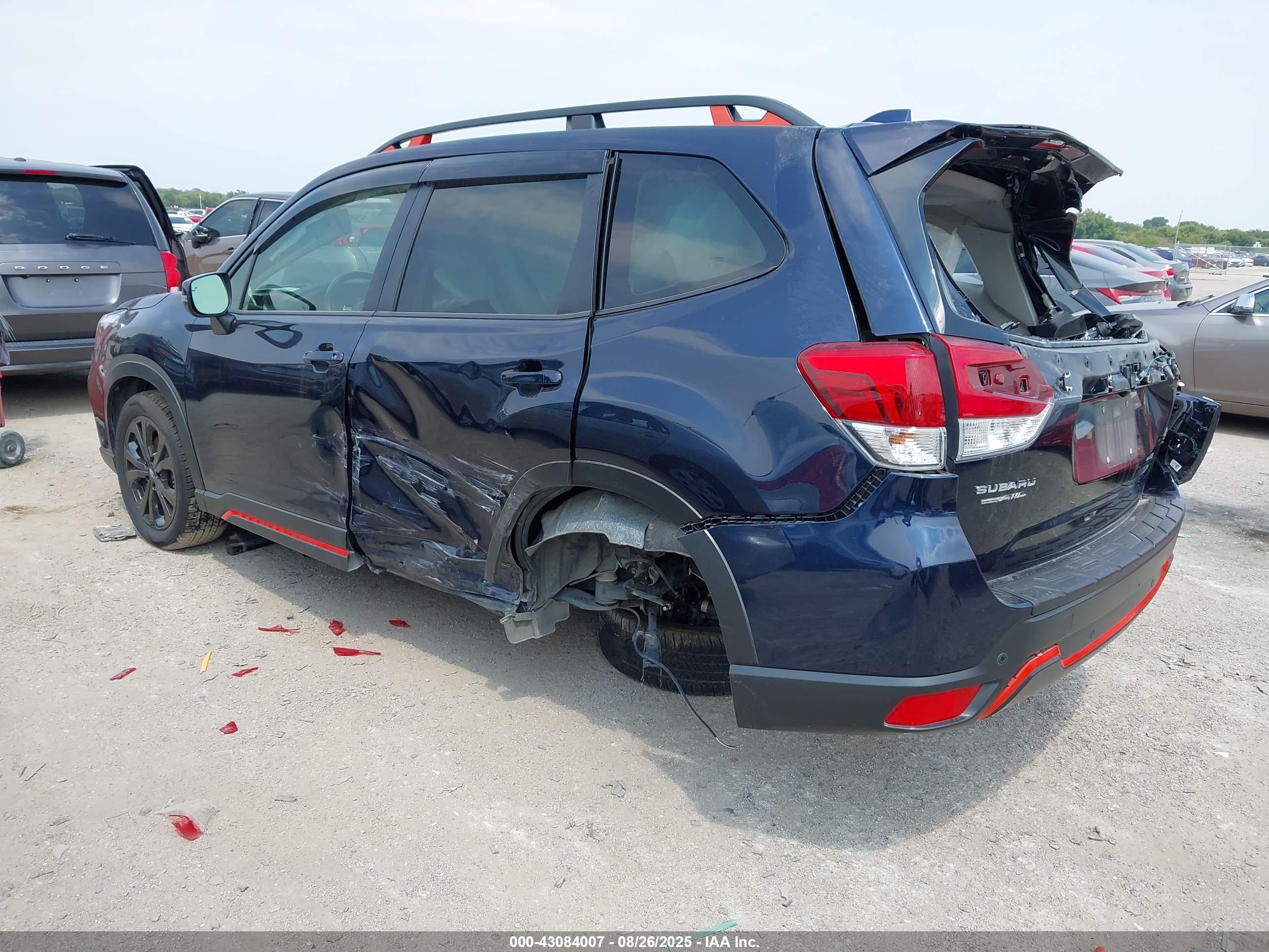 SUBARU FORESTER image 3