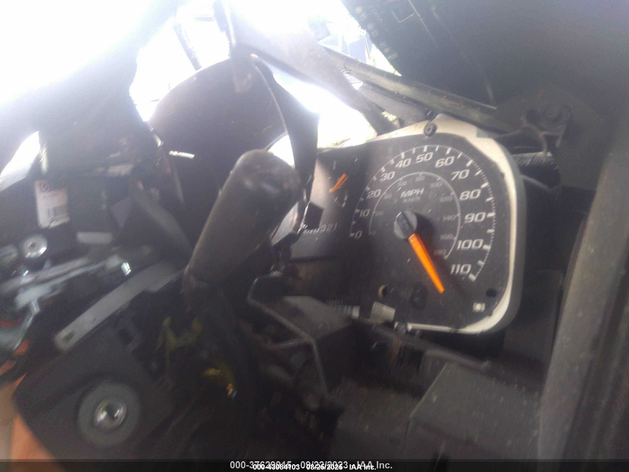 CHEVROLET COLORADO image 7