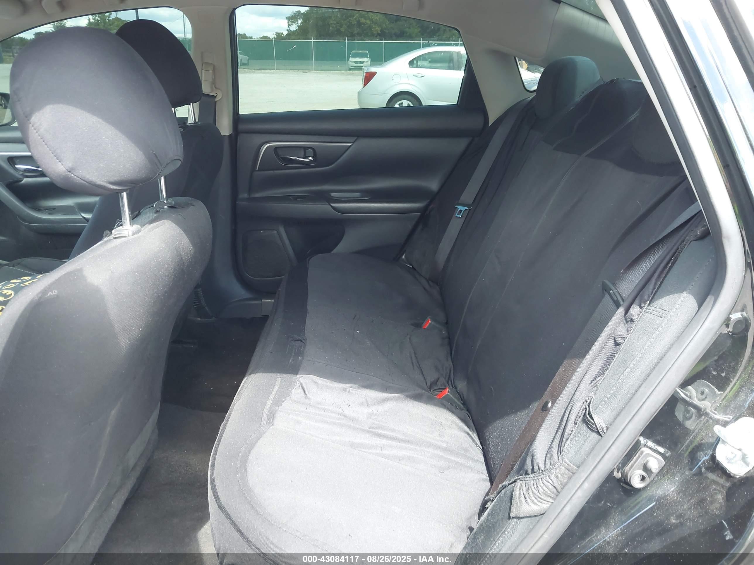 NISSAN ALTIMA image 8