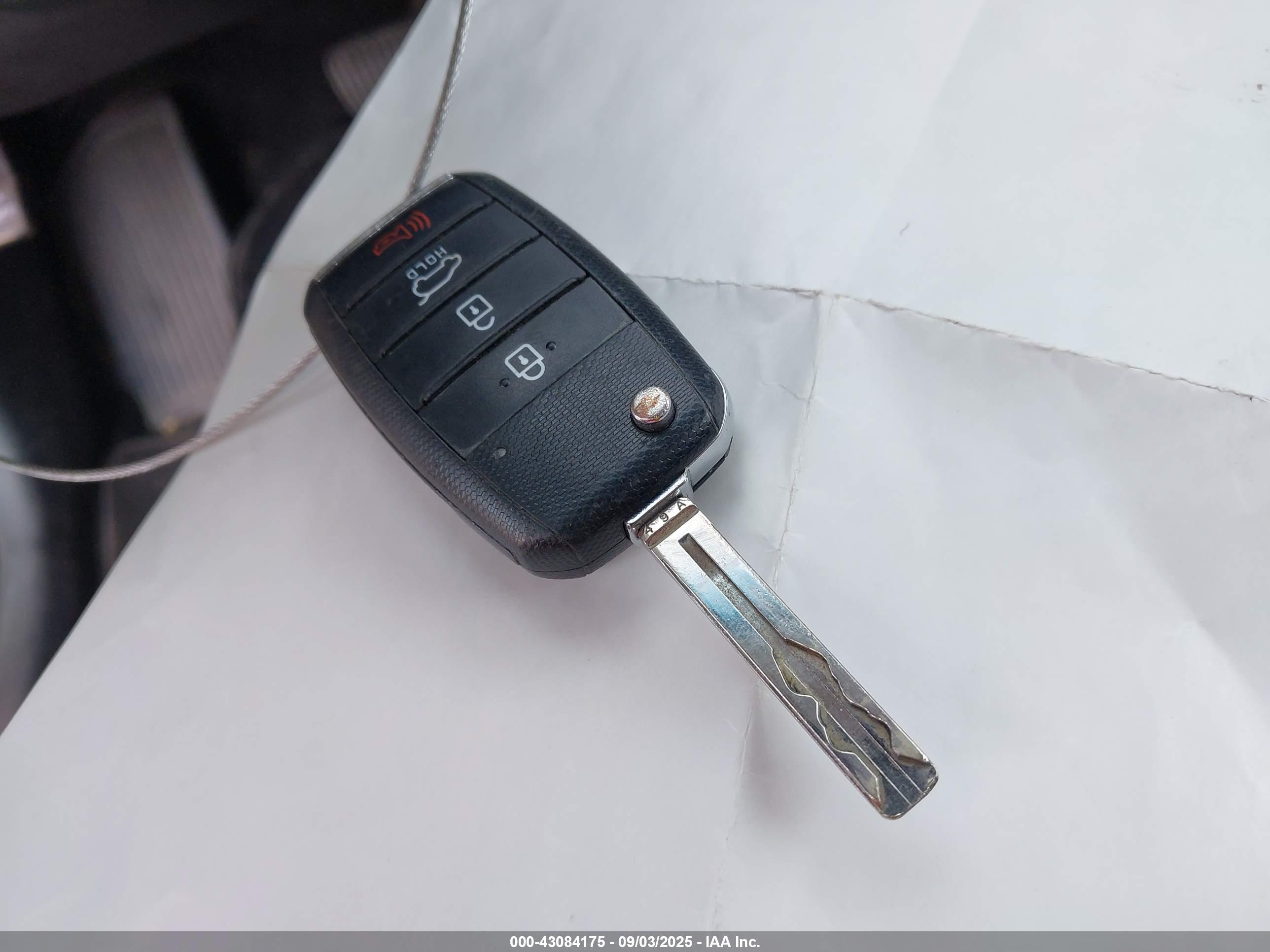 KIA SPORTAGE image 11