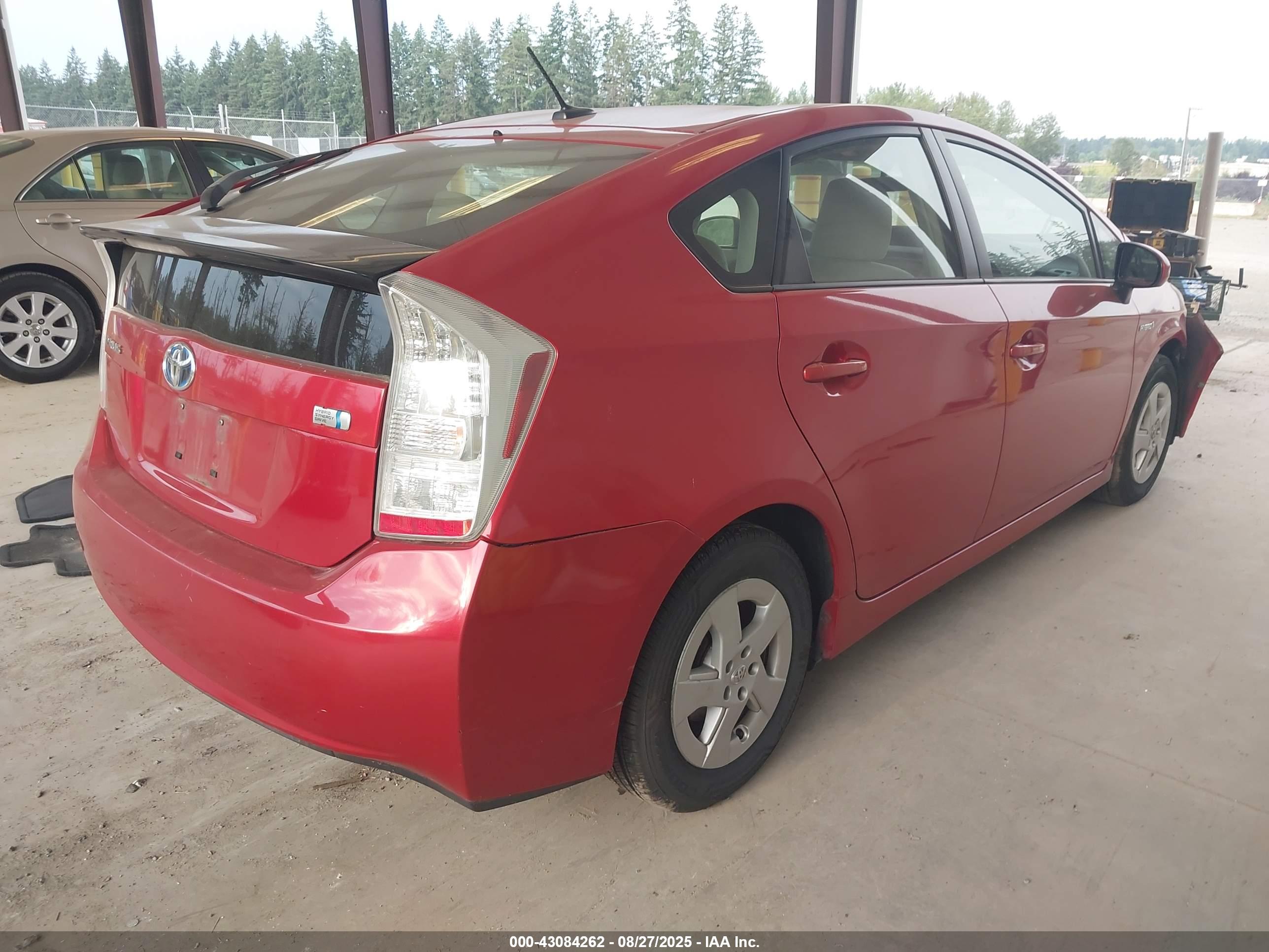 TOYOTA PRIUS image 4