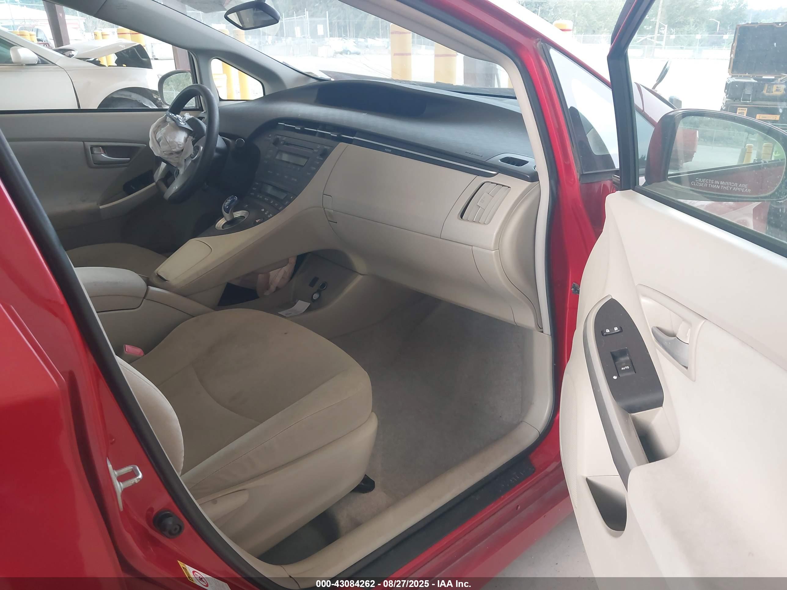 TOYOTA PRIUS image 5