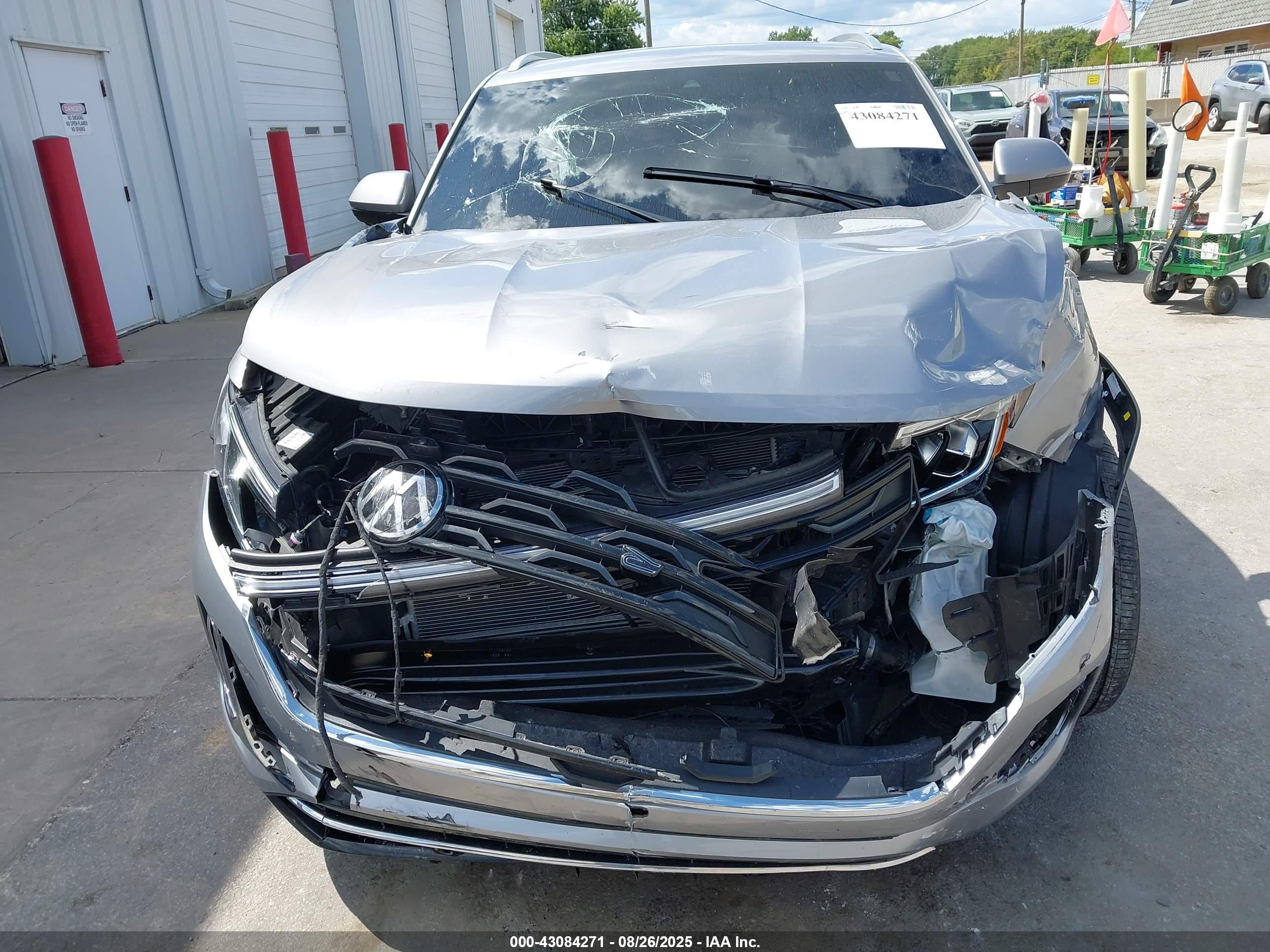 VOLKSWAGEN ATLAS image 6
