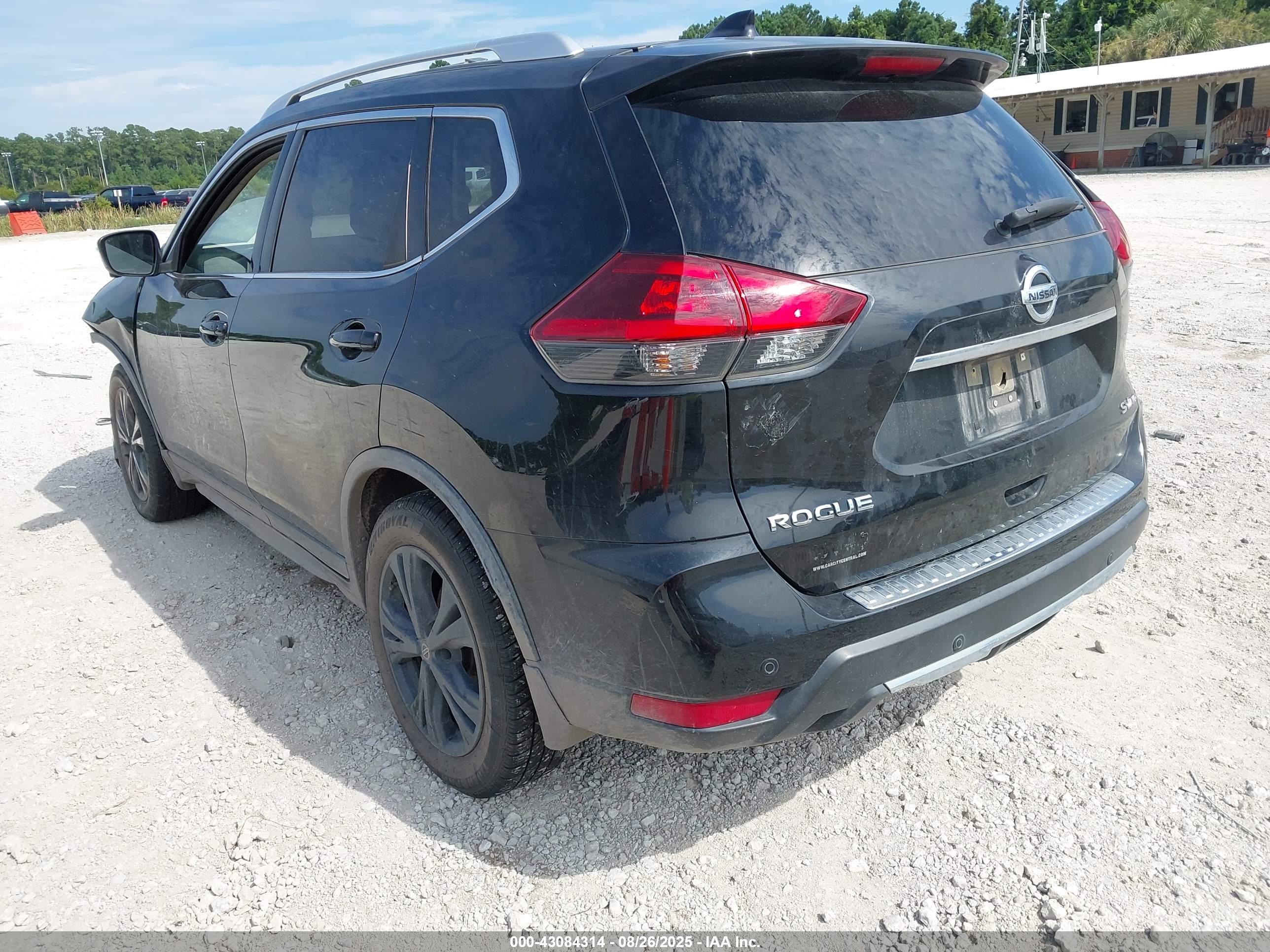 NISSAN ROGUE image 3
