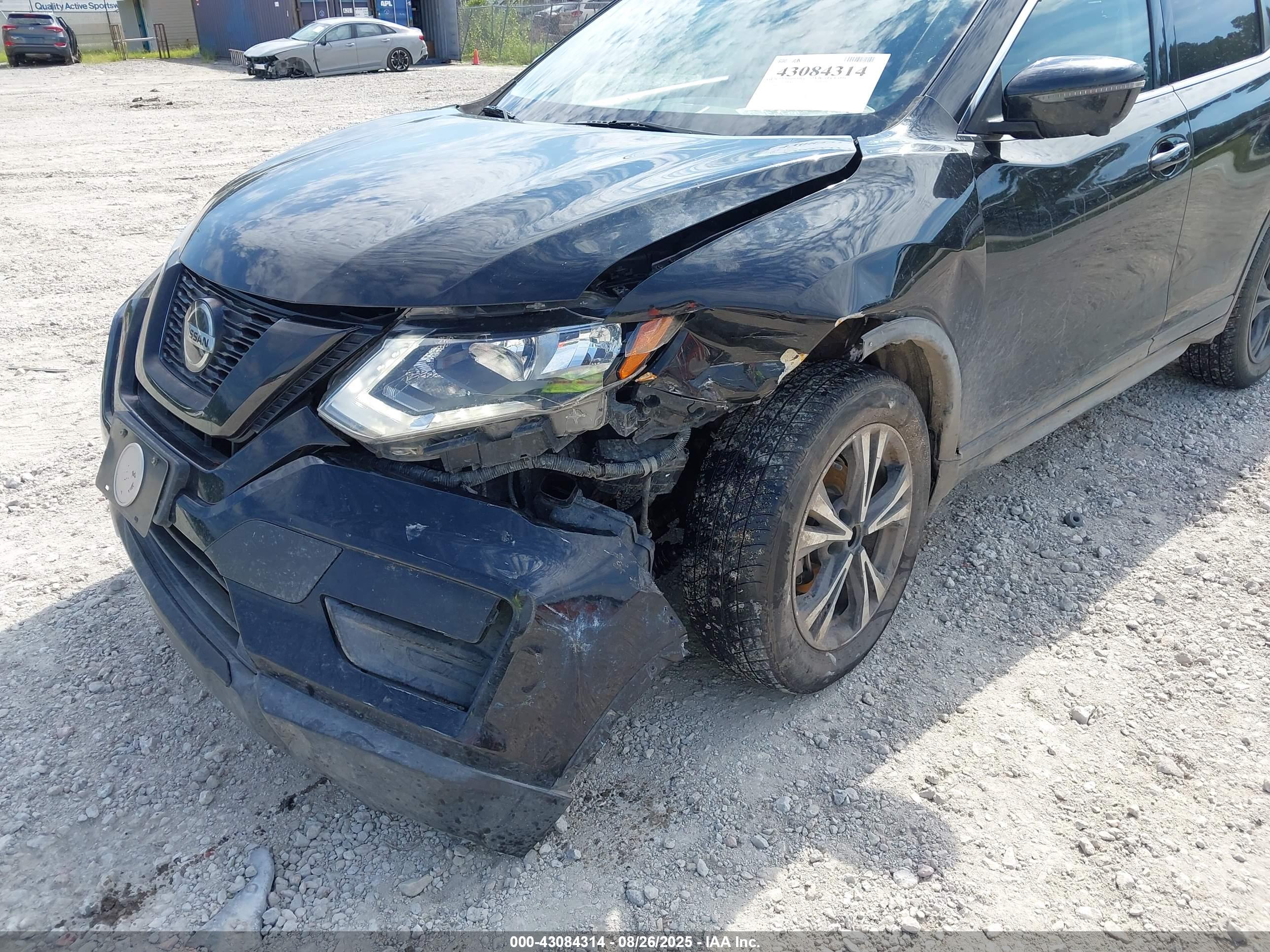 NISSAN ROGUE image 6