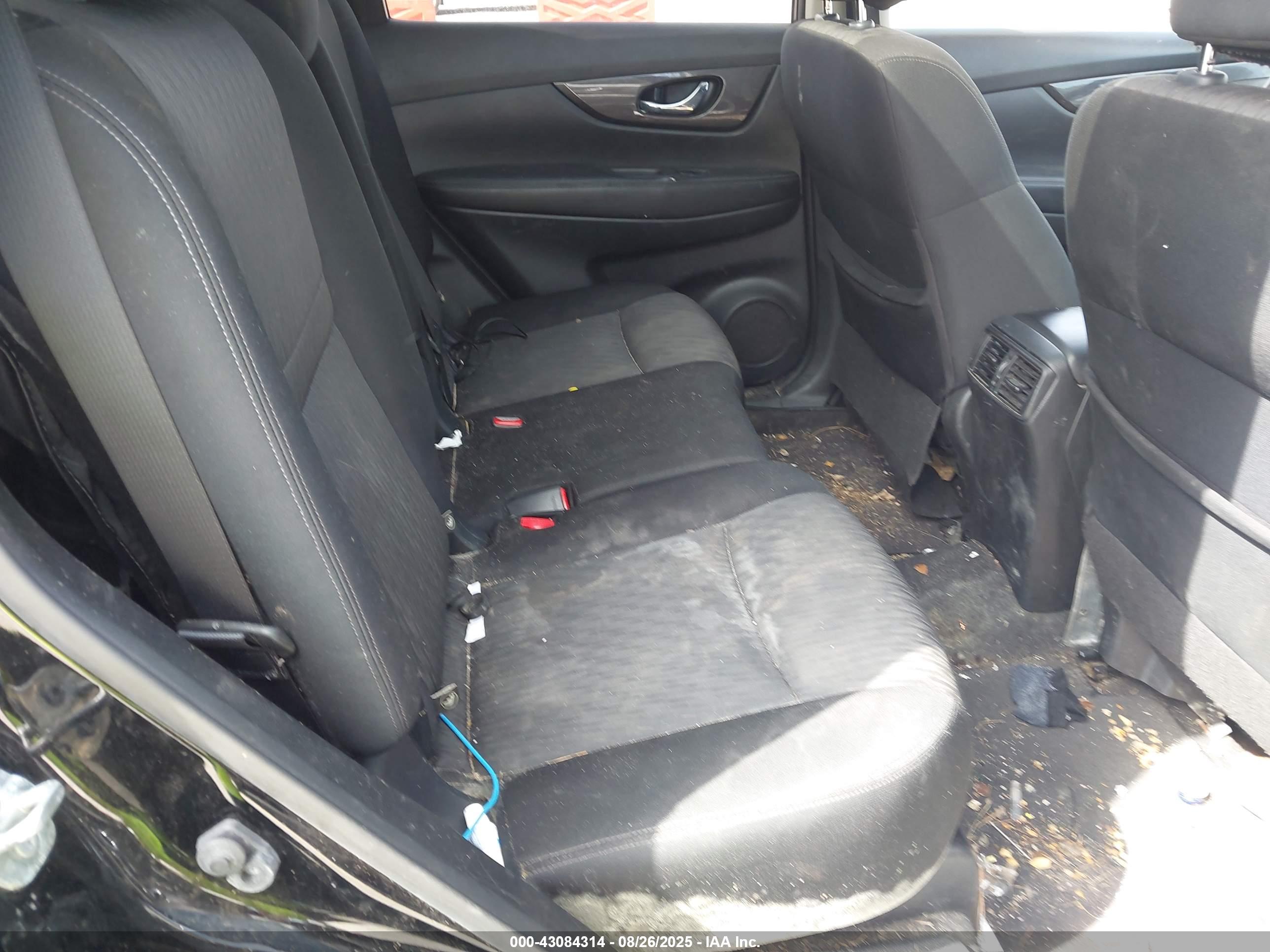 NISSAN ROGUE image 8