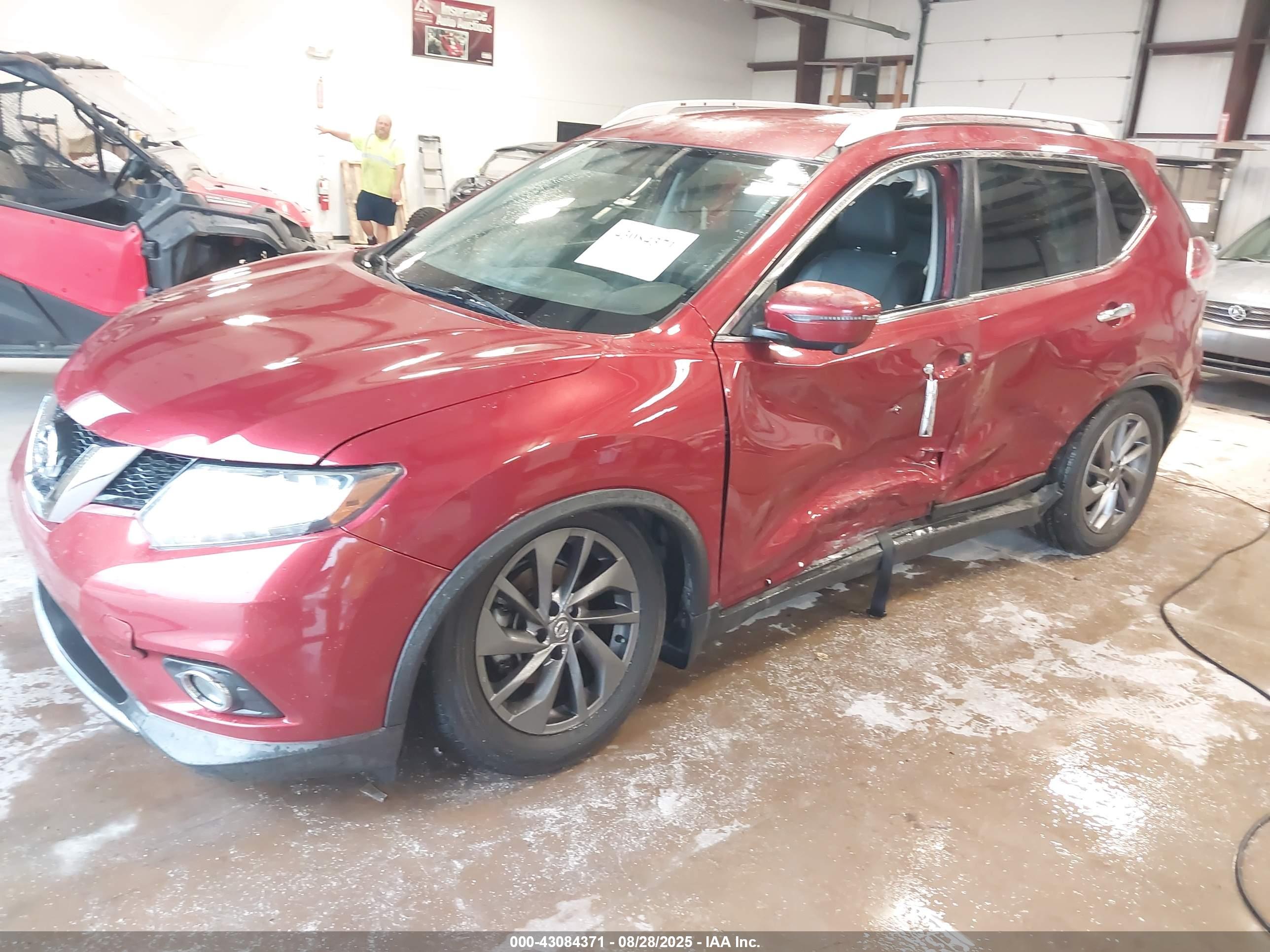 NISSAN ROGUE image 2