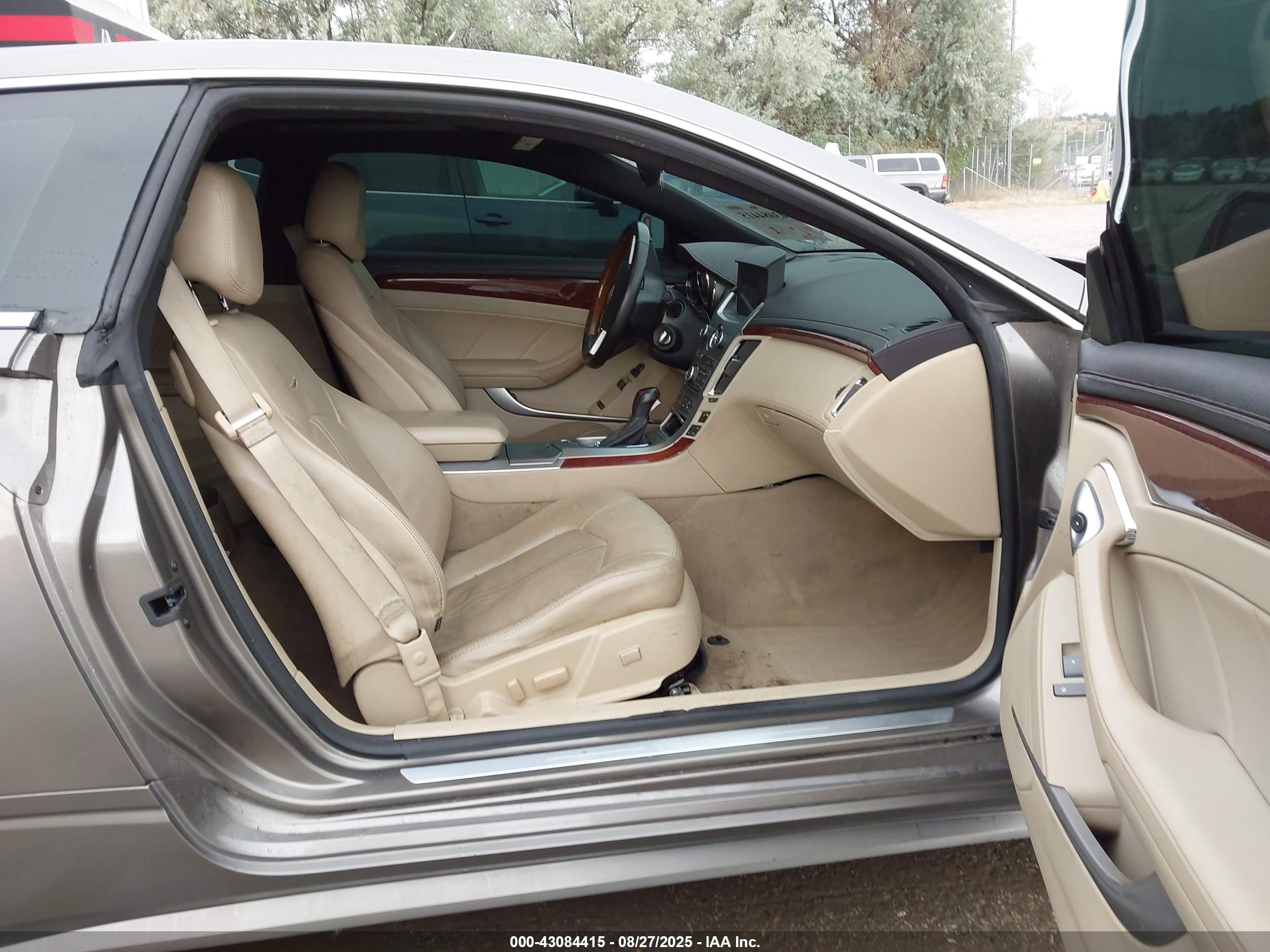 CADILLAC CTS image 5