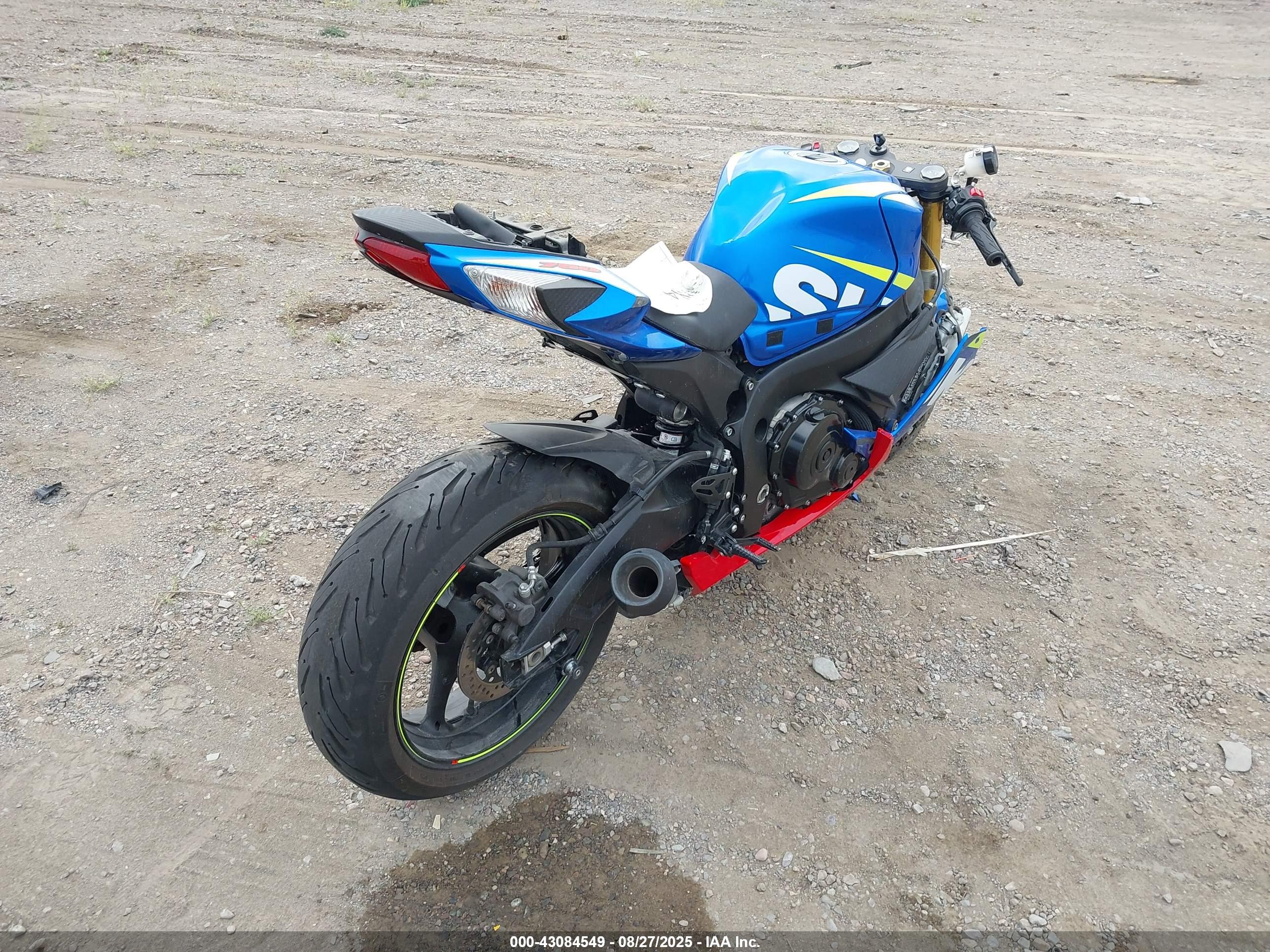 SUZUKI GSX-R750 image 4