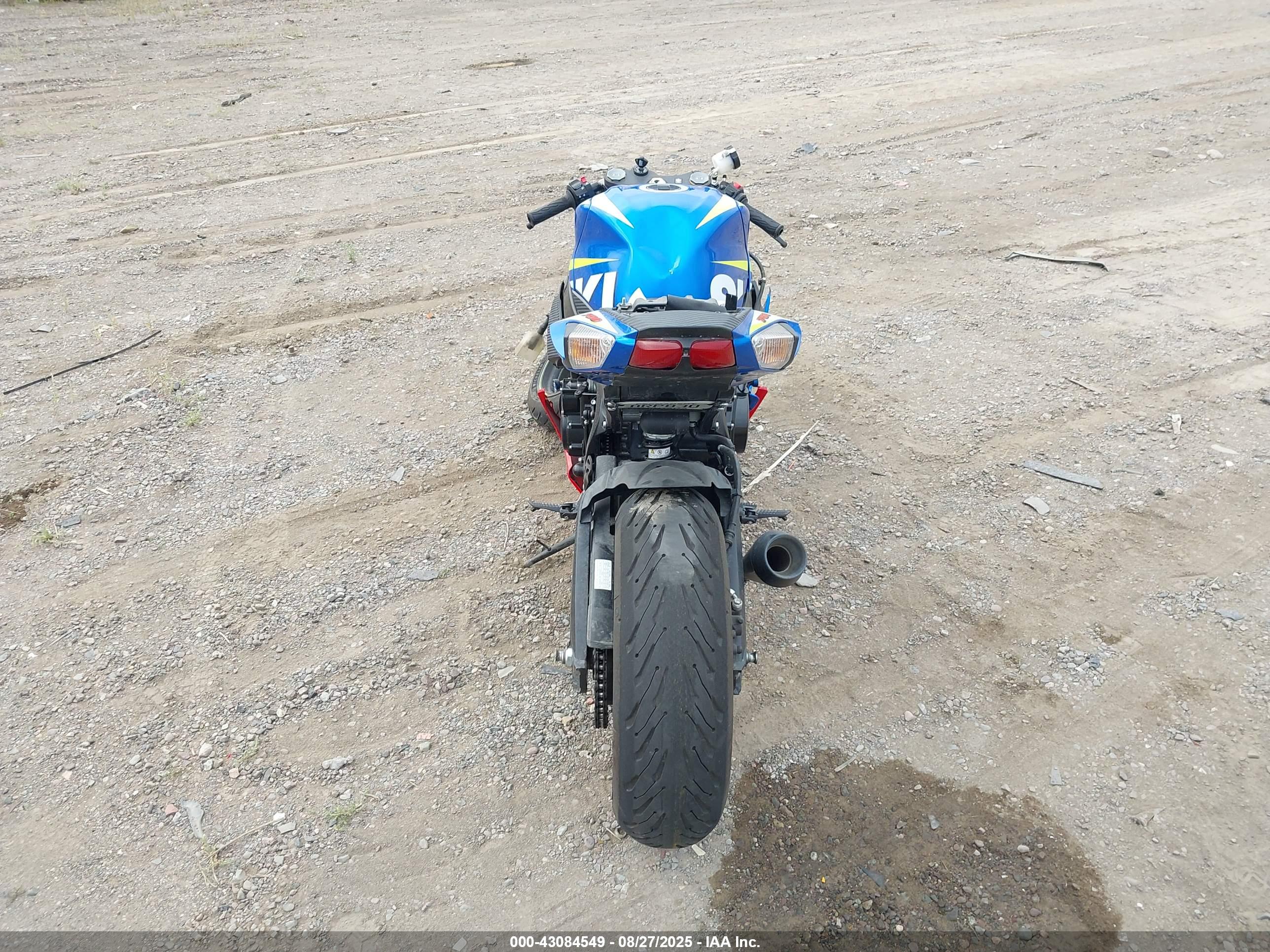 SUZUKI GSX-R750 image 6